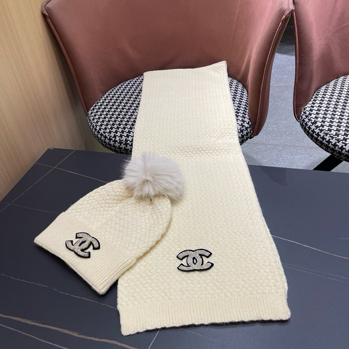 CC Hat Scarf Set Light Beige Cable Knit Fur 481803