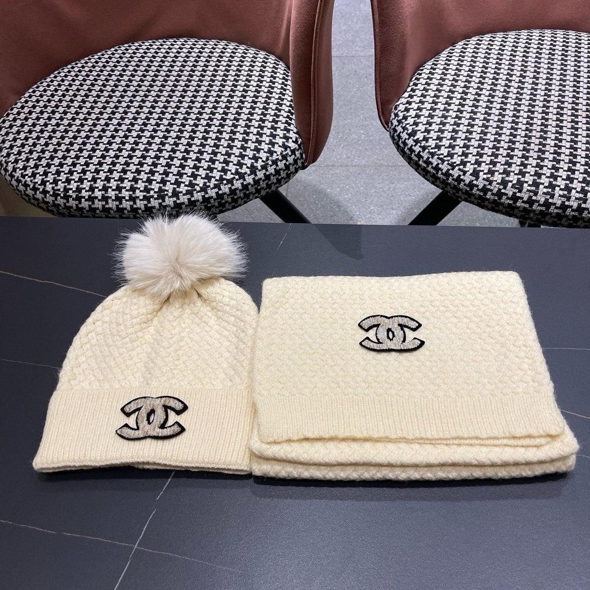 CC Hat Scarf Set Light Beige Cable Knit Fur 481803