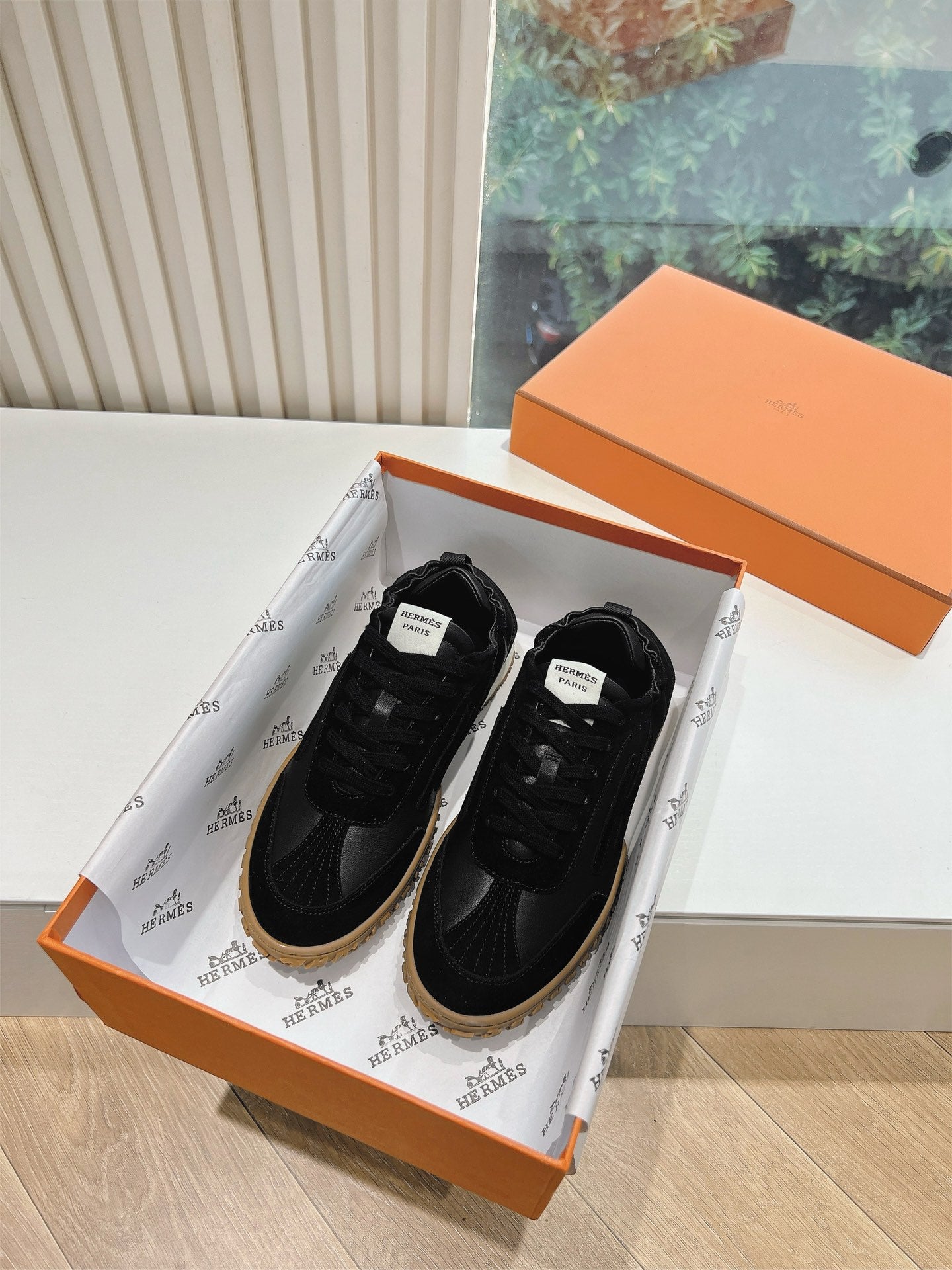 HM JET SNEAKER BLACK CALFSKIN SUEDE