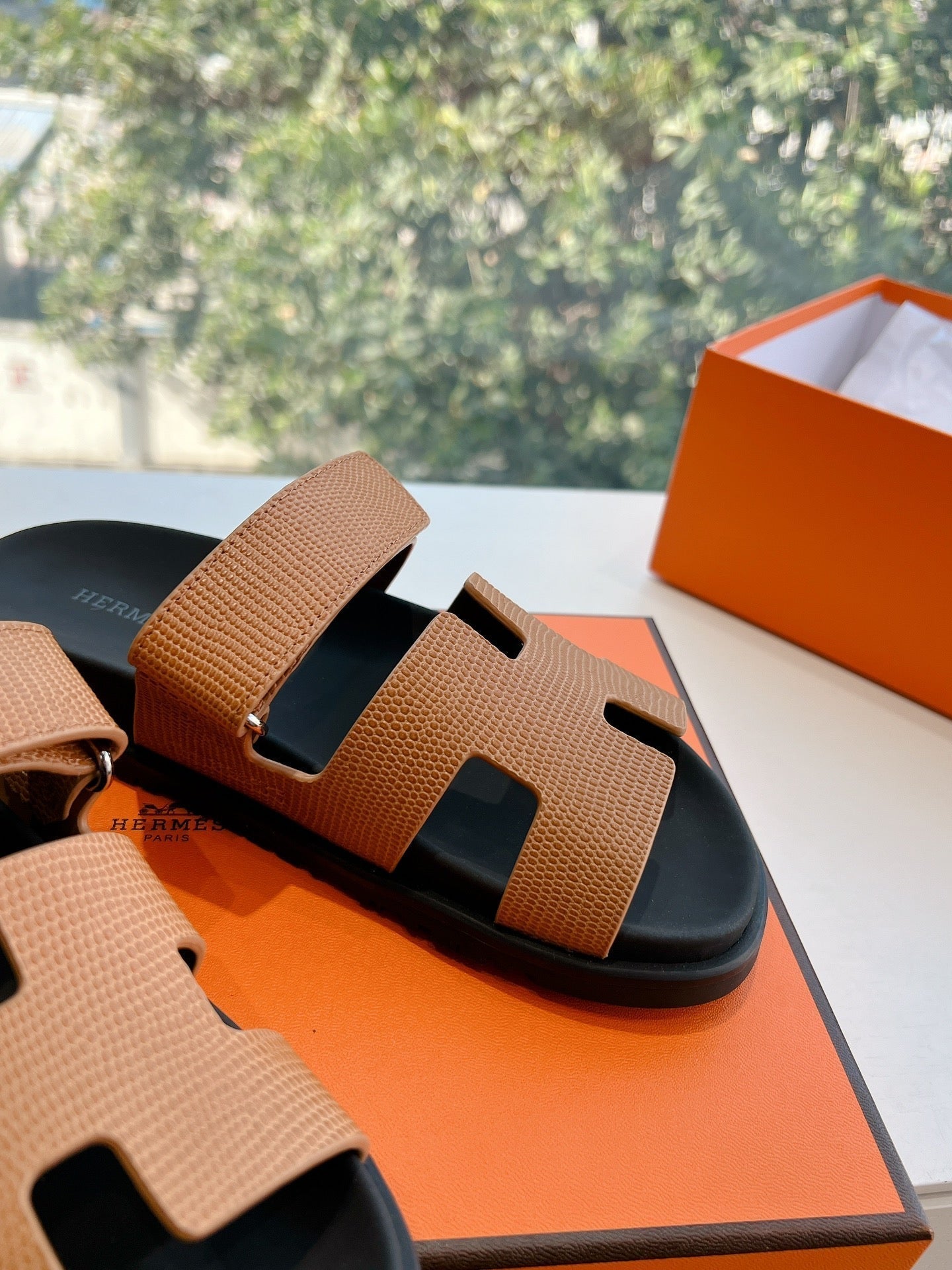 HM Chypre Sandal Brownie Brown Grained Calfskin 202799