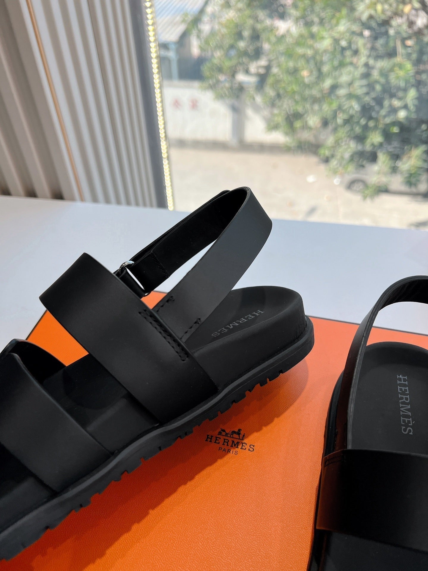 HM 25 Genius Sandal Black Calfskin