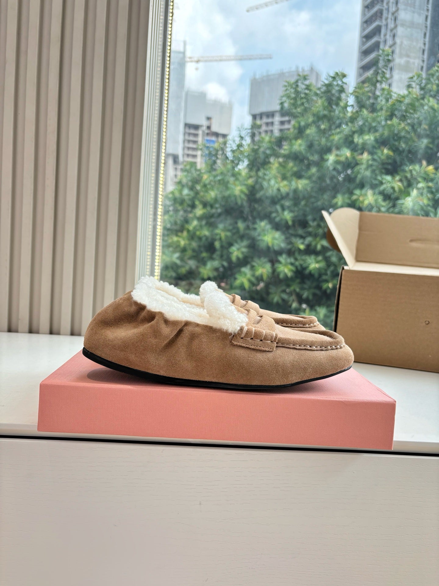 Miu 26s Ruches Loafers Khaki Suede Shearling 994146