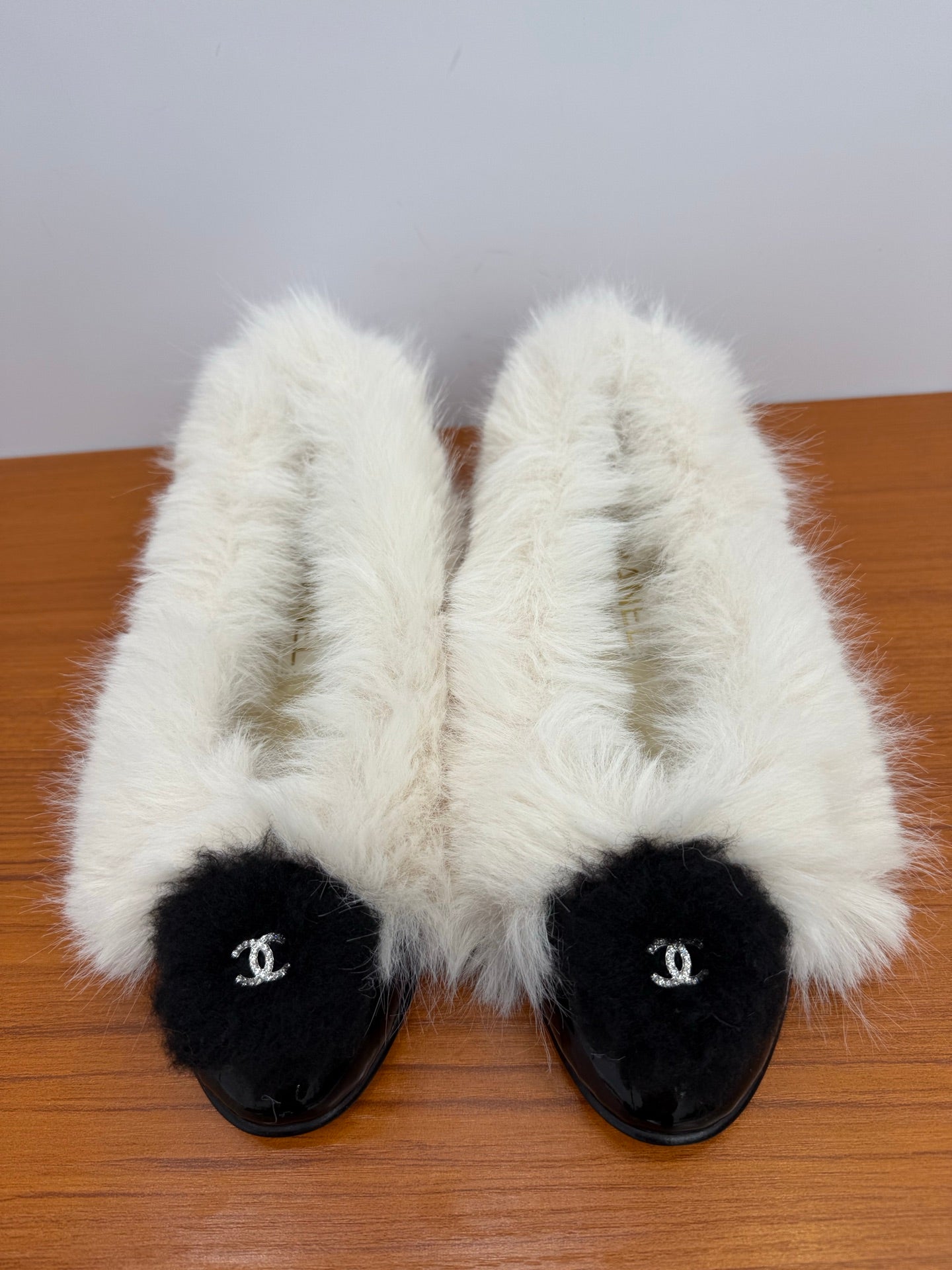 CC Coco Neige 25/26 Ballet Flats Black Suede White Furry