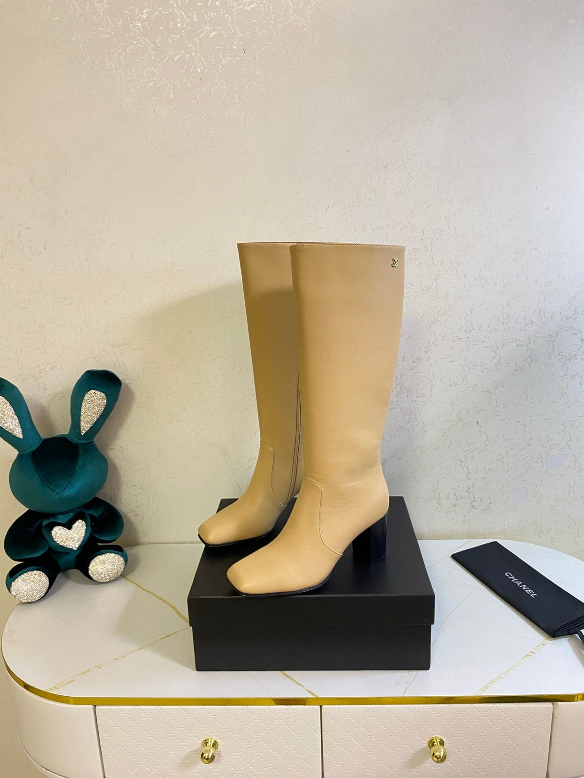 CC 26s High Boots 7.5cm Knee High Boots Beige Calfskin 126167
