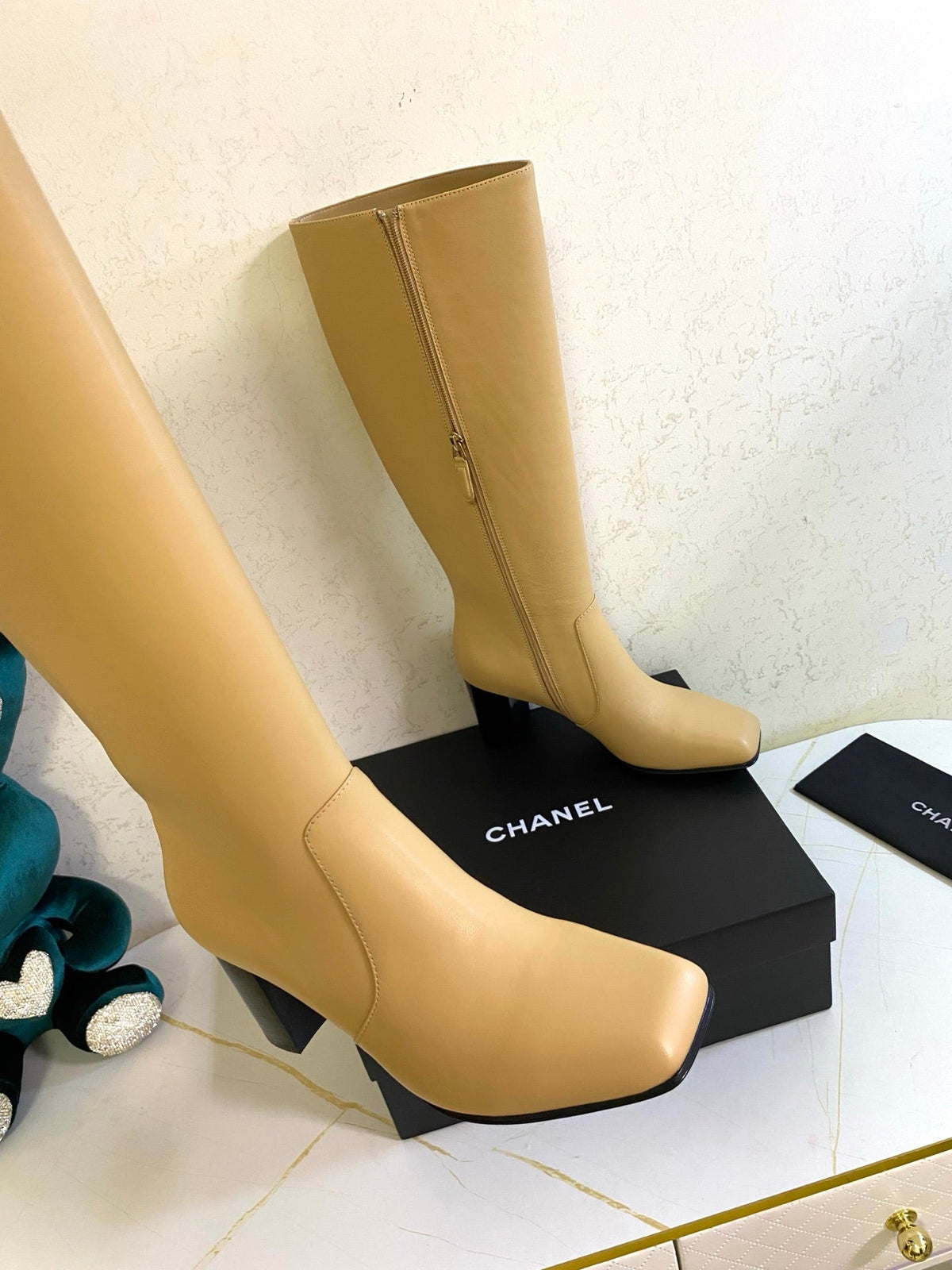 CC 26s High Boots 7.5cm Knee High Boots Beige Calfskin 126167
