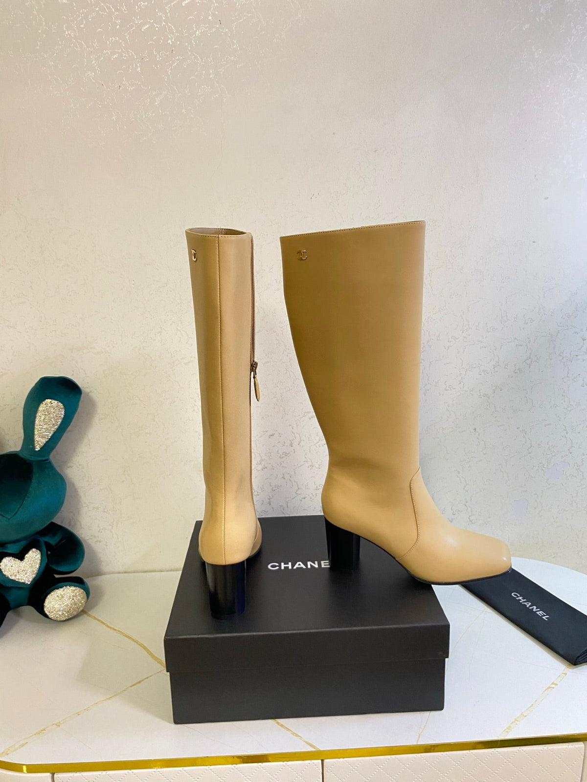 CC 26s High Boots 7.5cm Knee High Boots Beige Calfskin 126167