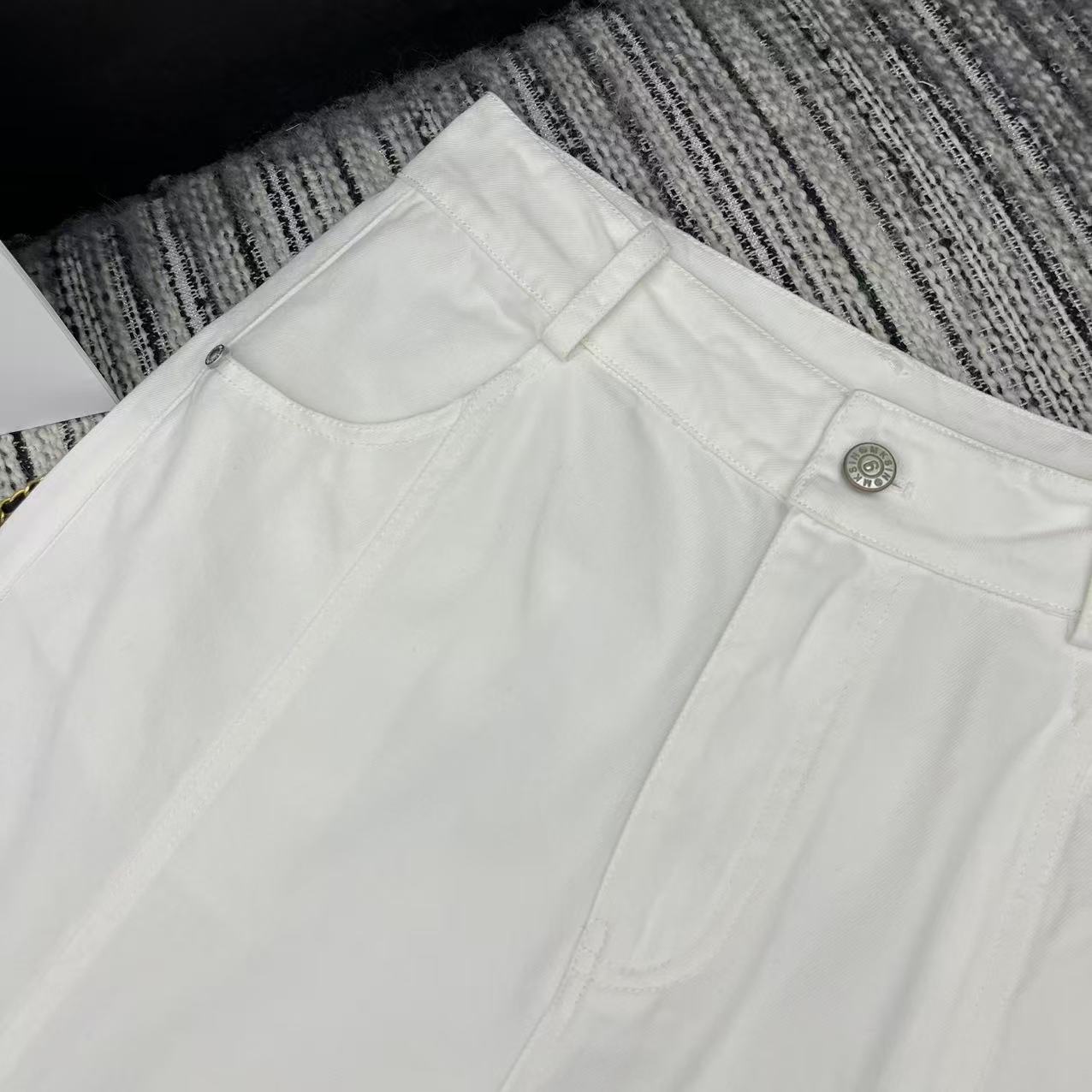 MM6 Curved Blade Cargo Pants White Cotton 387965
