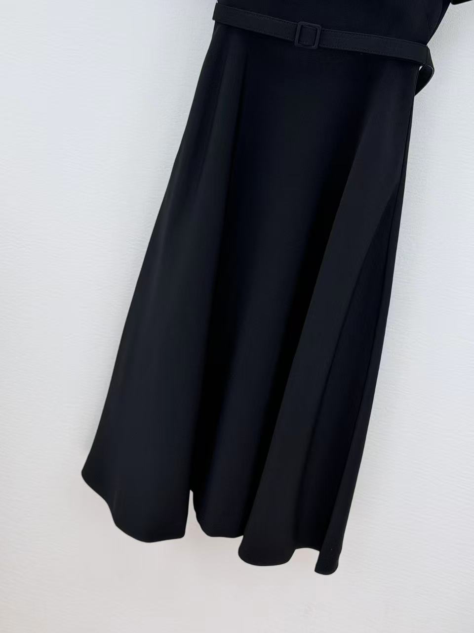 CD Mid-Length Belted Dress Black Wool and Silk