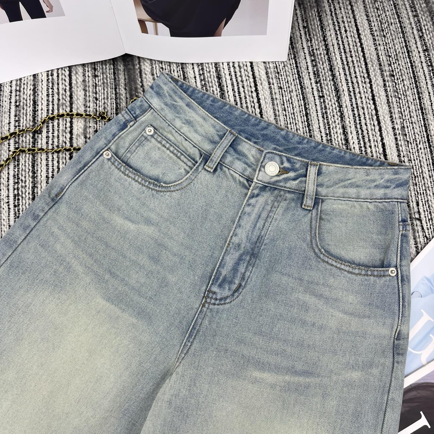 MM6 Capri Pants Light Wash Baggy Denim 387957