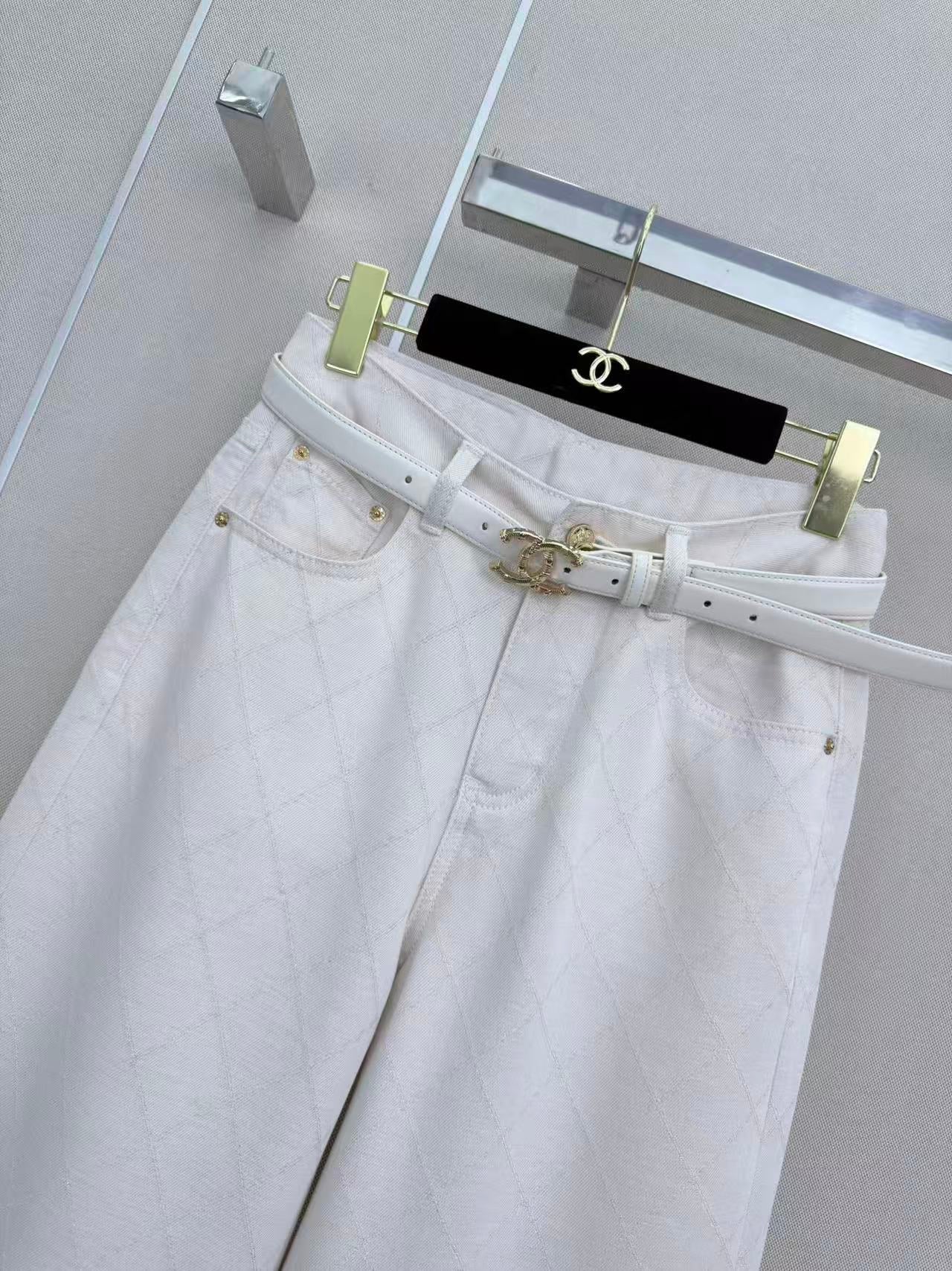CC 26s Quilted Straight-Leg Jeans White Denim 399262