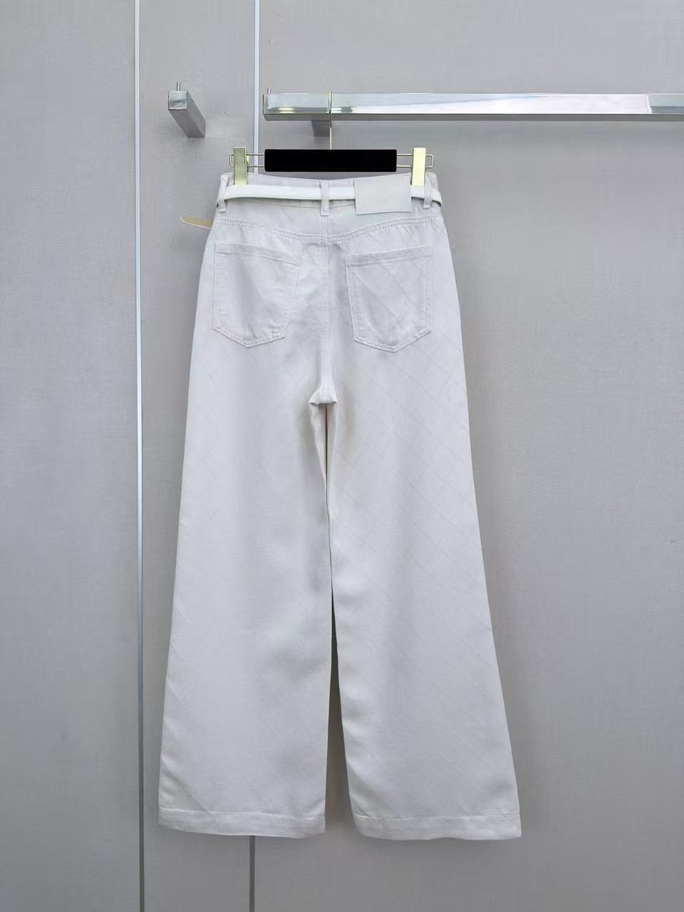 CC 26s Quilted Straight-Leg Jeans White Denim 399262