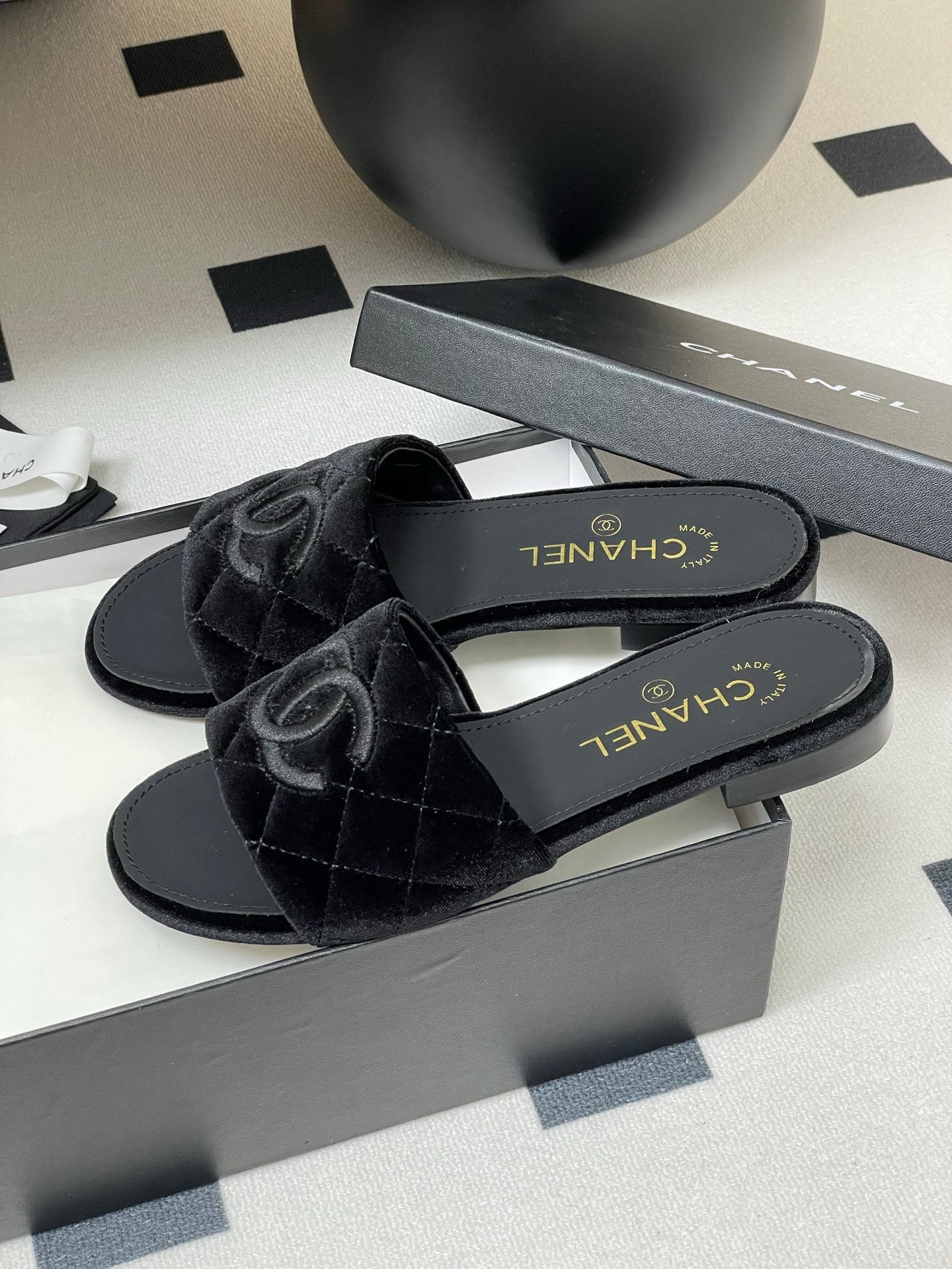 25S Embroidery Double C Mule 15mm Black Velvet 247580