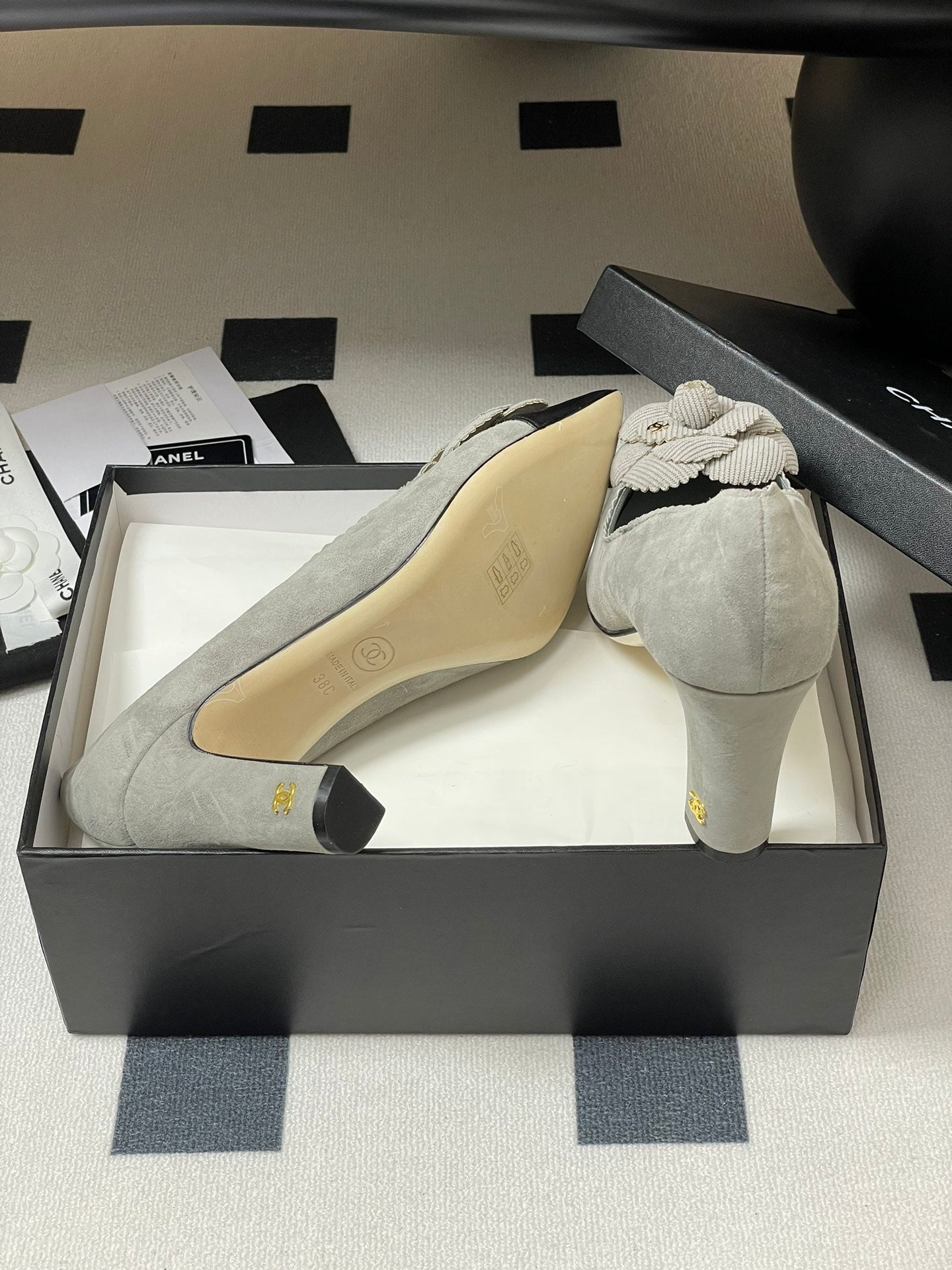 CC 25C Classic Camellia Pointed High Heels Pump 85mm Grey Suede 247615