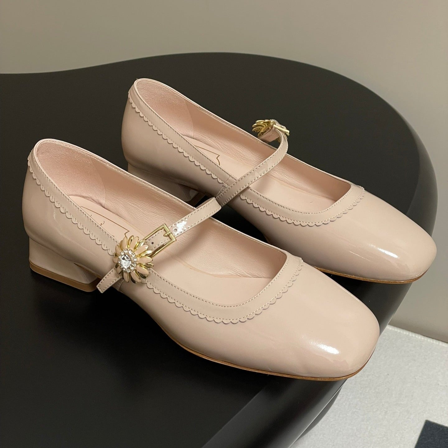 Viv 25 Mary Jane 2.5cm Beige Patent Calf Leather 247889