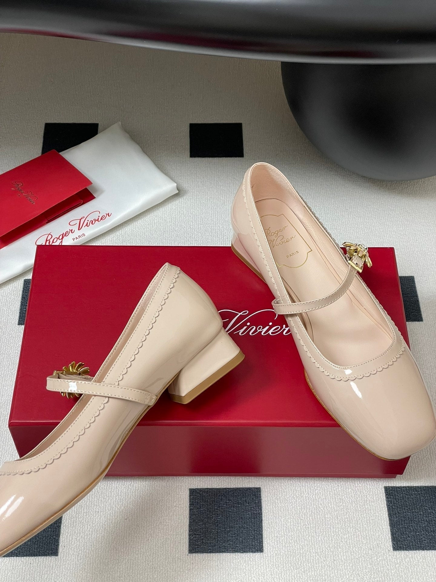 Viv 25 Mary Jane 2.5cm Beige Patent Calf Leather 247889