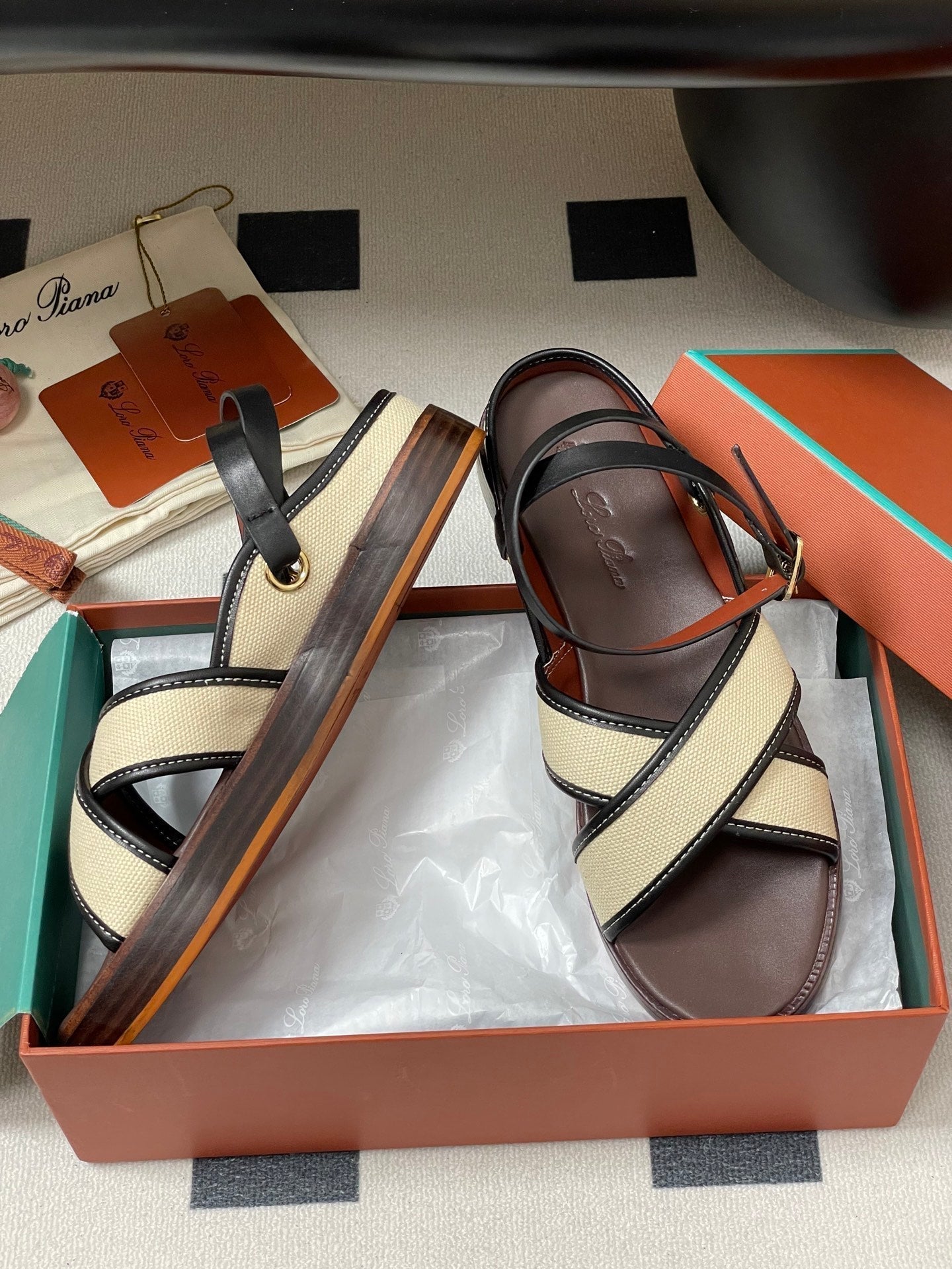 LP Sandal Beige Brown Cowhide 312168