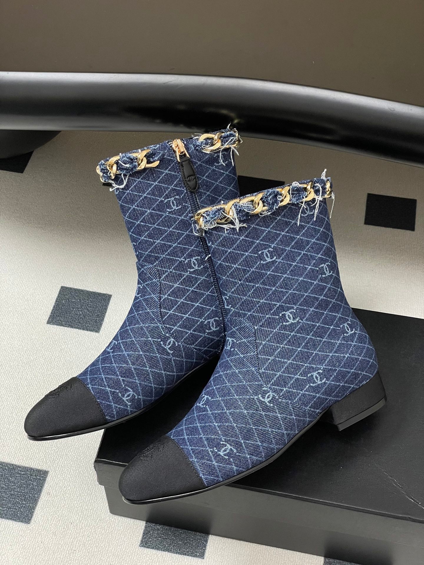CC 25B Chain Short Boot 25mm Black Blue Denim 423150
