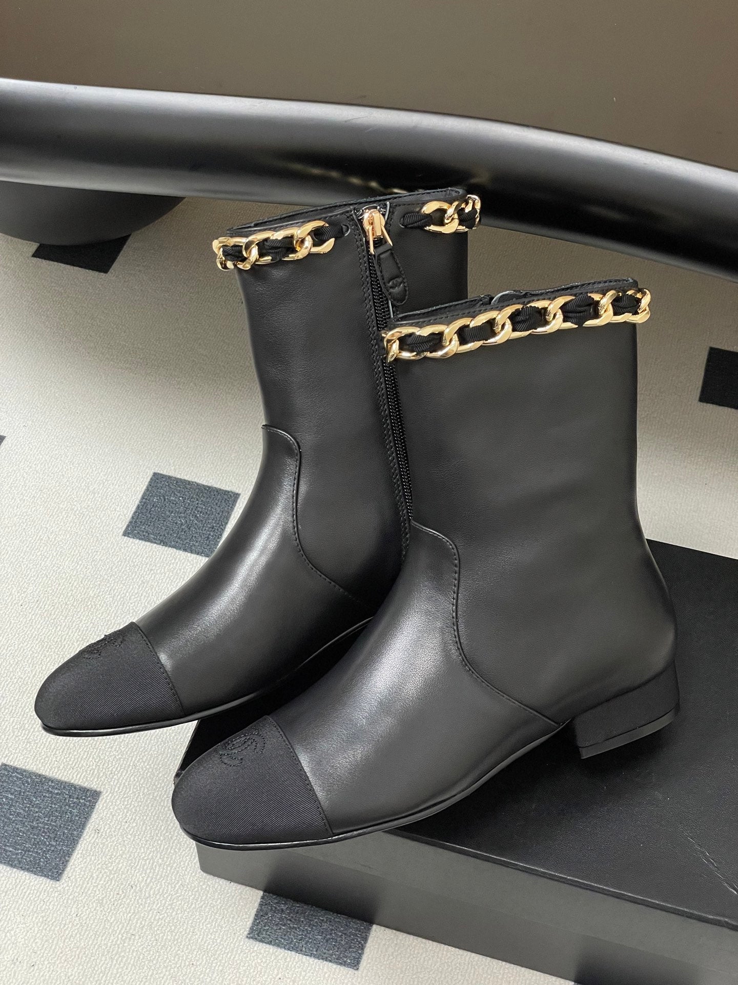 CC 25B Chain Short Boot 25mm Black Denim Cowhide 423154