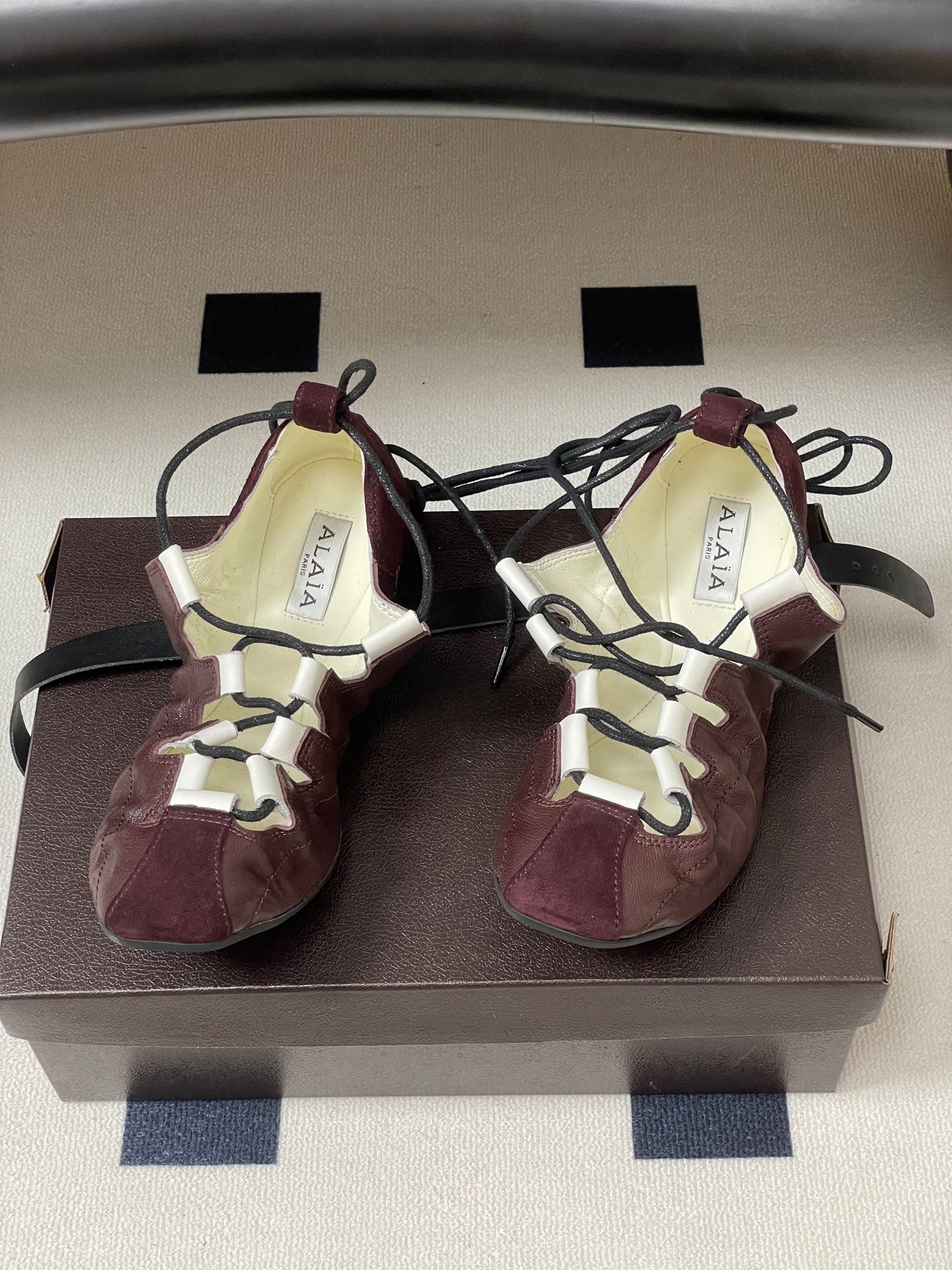 Alaia Fold Laced Ballet Flats Burgundy Cowhide 835281