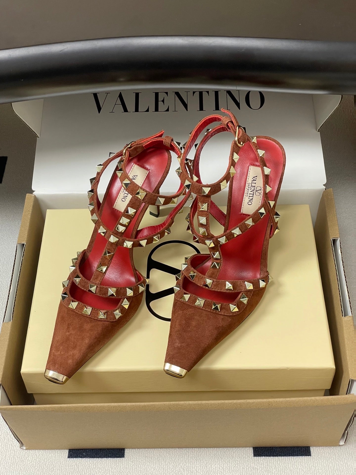 VT Rockstud Kidskin Pump 100mm Red Suede 835106