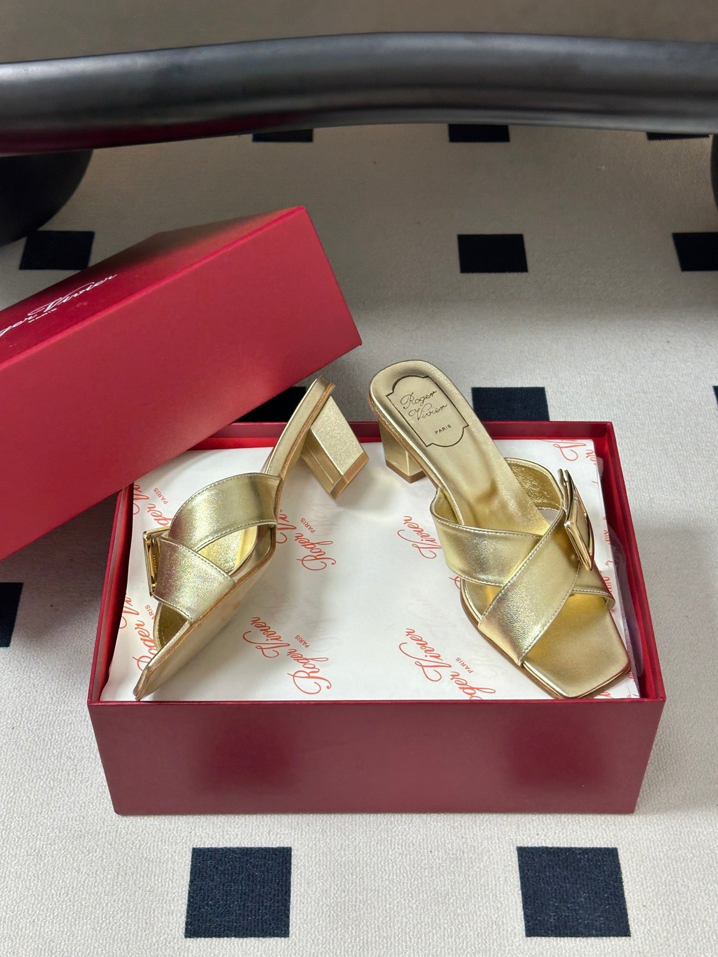 Belle Vivier Mules Gold Patent Leather 835131