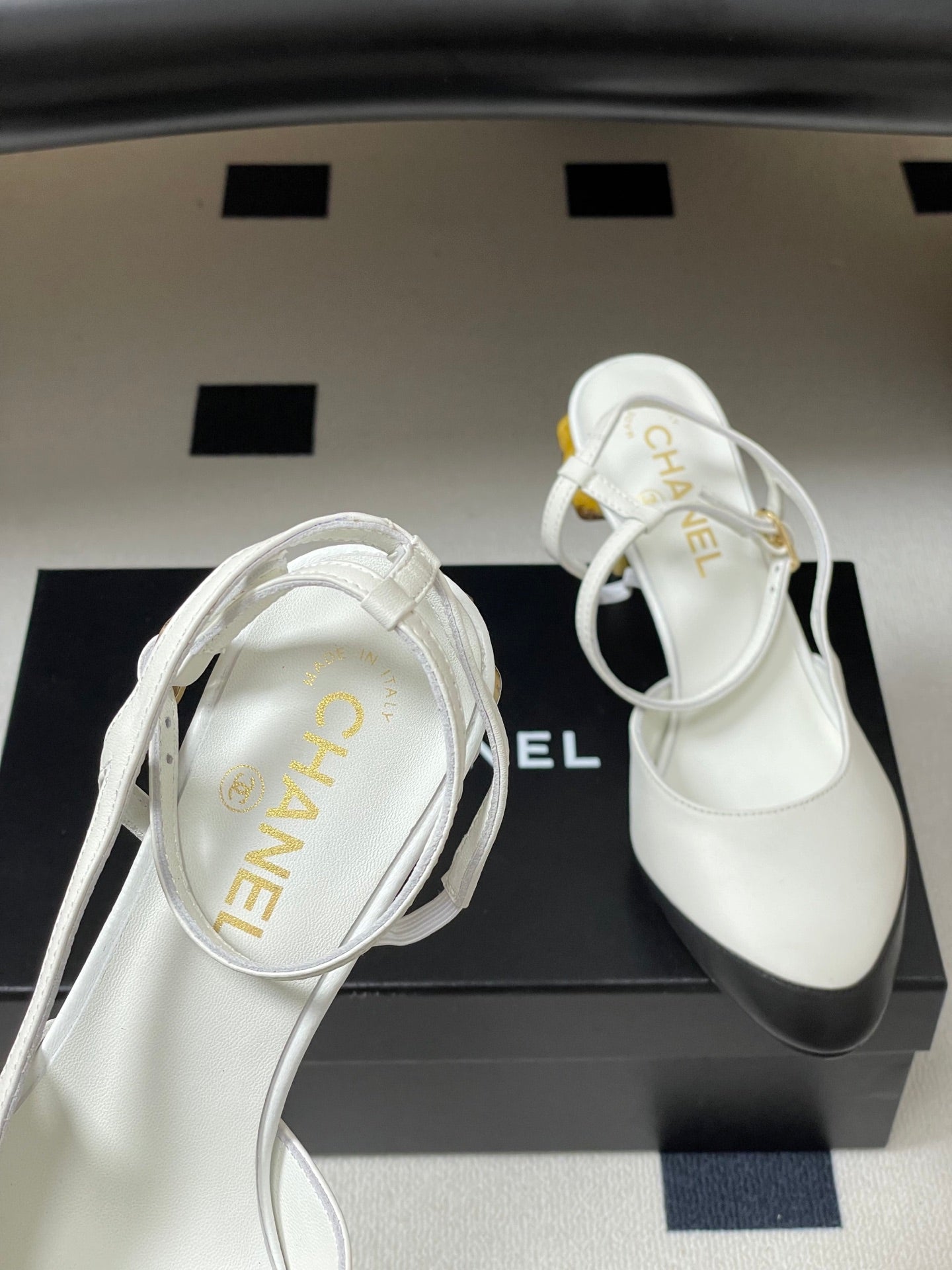CC 26s Slingback 8.5cm White Leather 834722