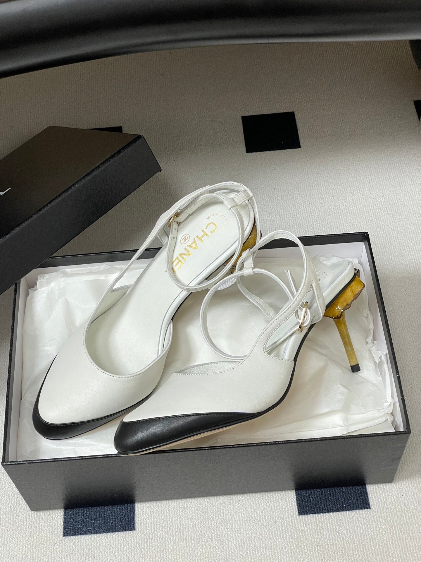 CC 26s Slingback 8.5cm White Leather 834722