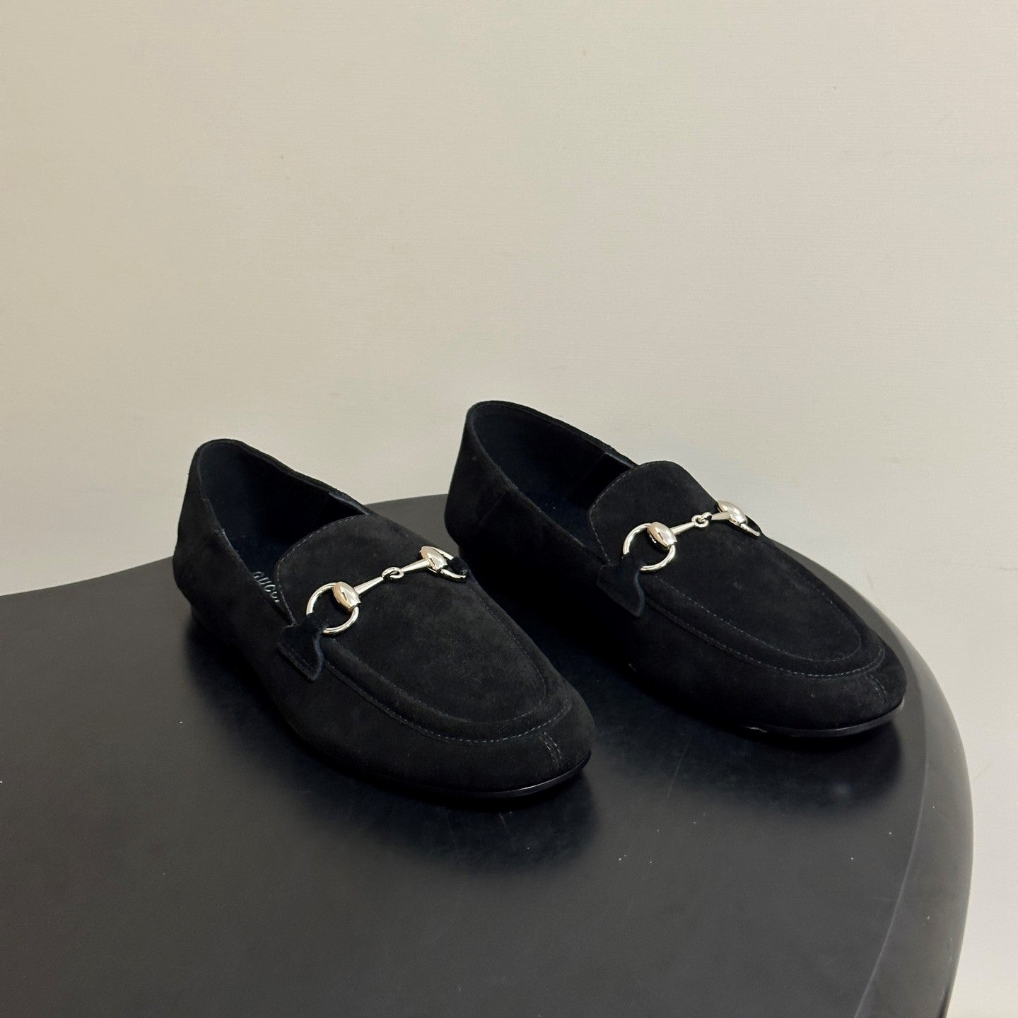 GG 26s Horsebit Loafers Flat Black Suede 952564