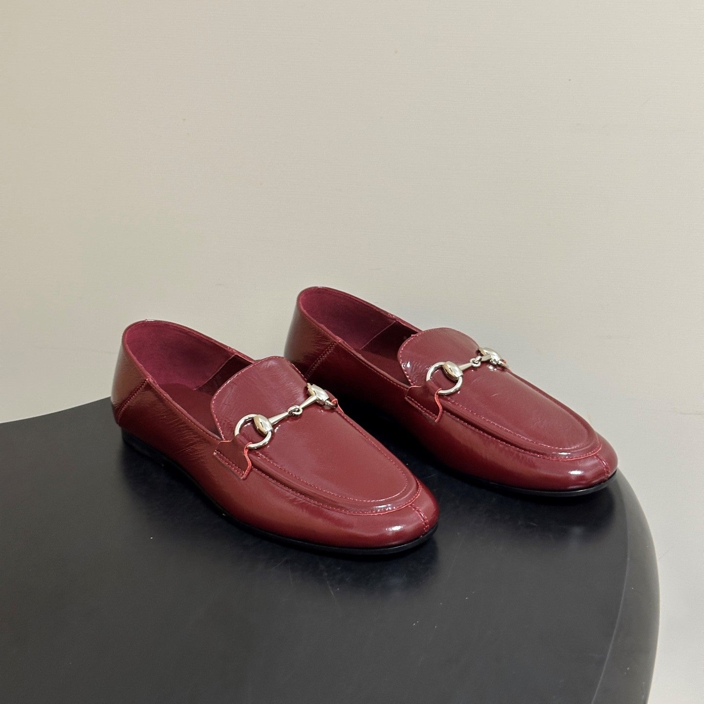 GG 26s Horsebit Loafers Flat Burgundy Glossy Leather 952565