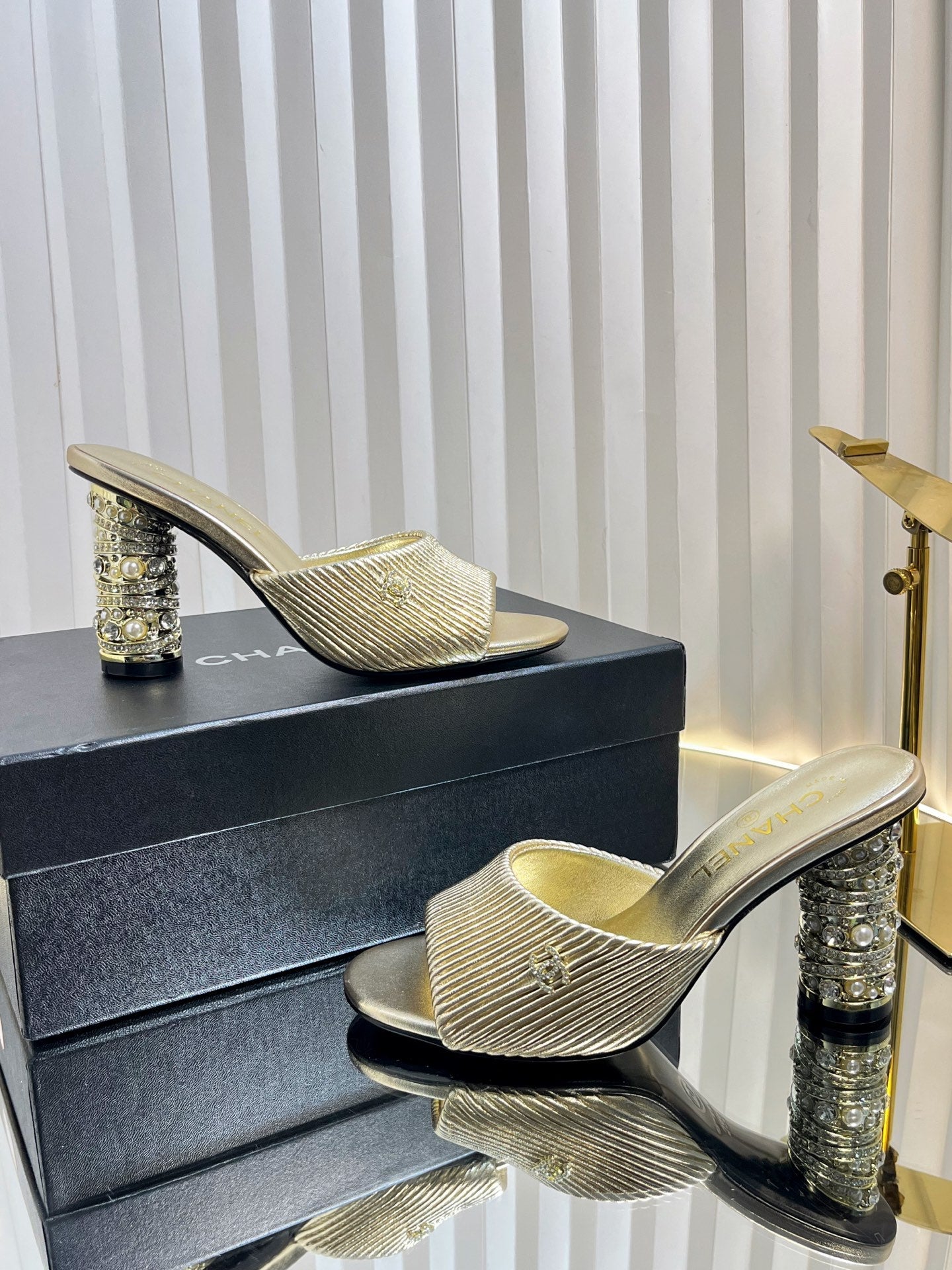 CC 26P Mule Sandals 8cm Gold Leather 767855