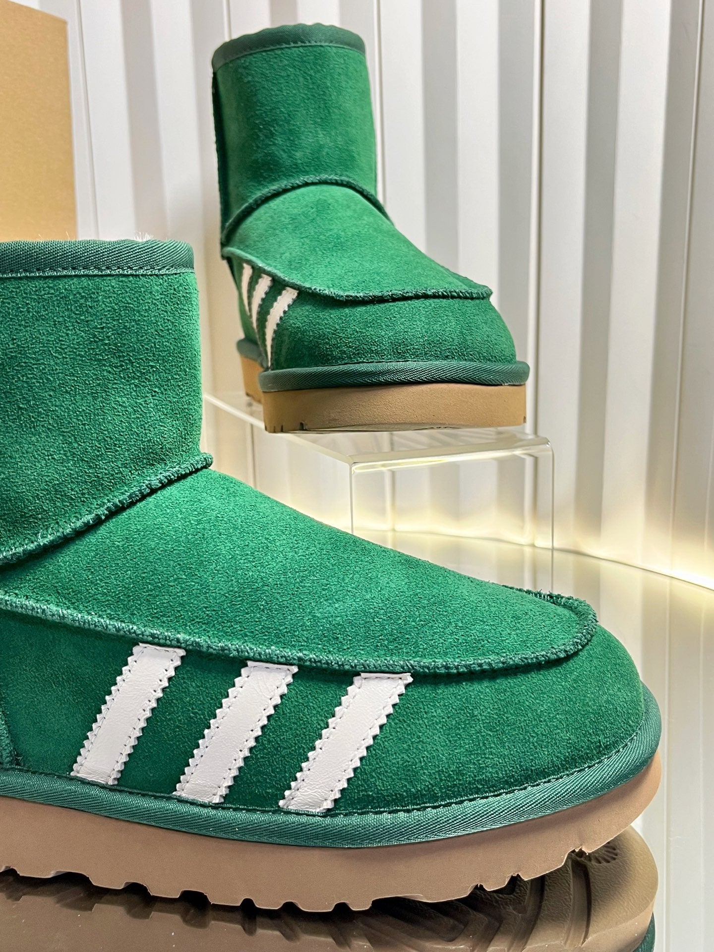 UGG x Adidas Boots Green Suede 548547