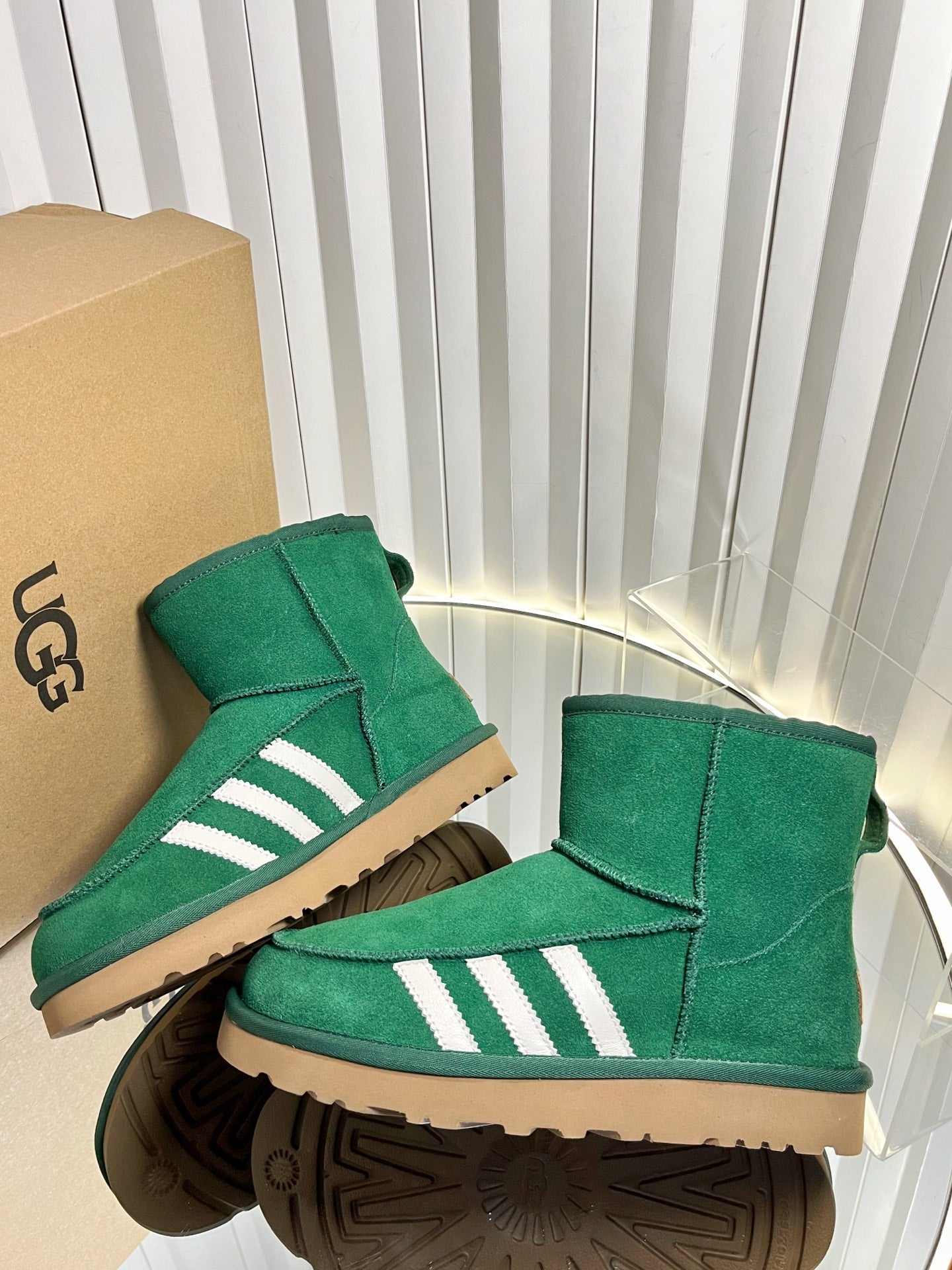 UGG x Adidas Boots Green Suede 548547