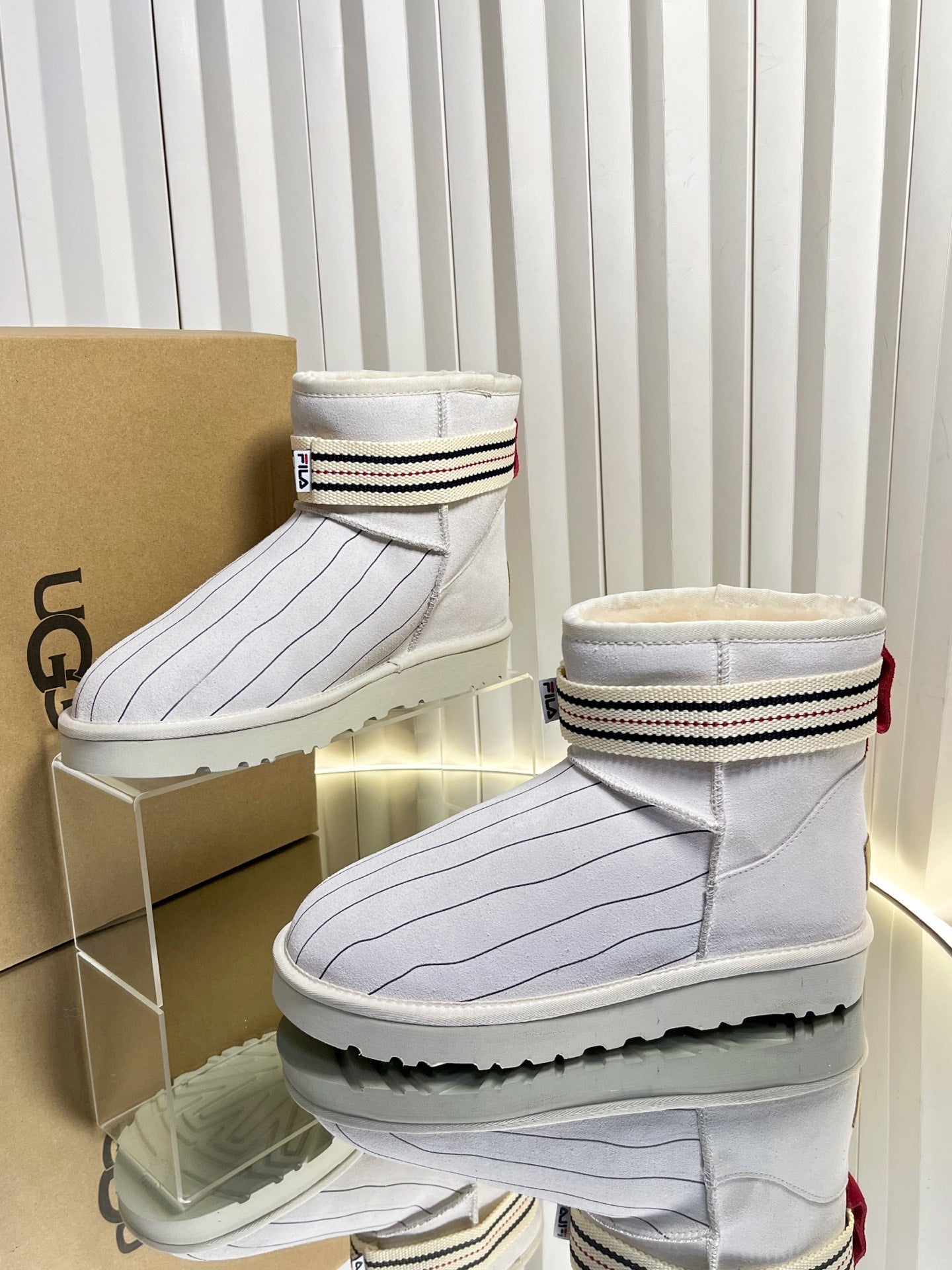 UGG x FILA Boots White Suede 548550