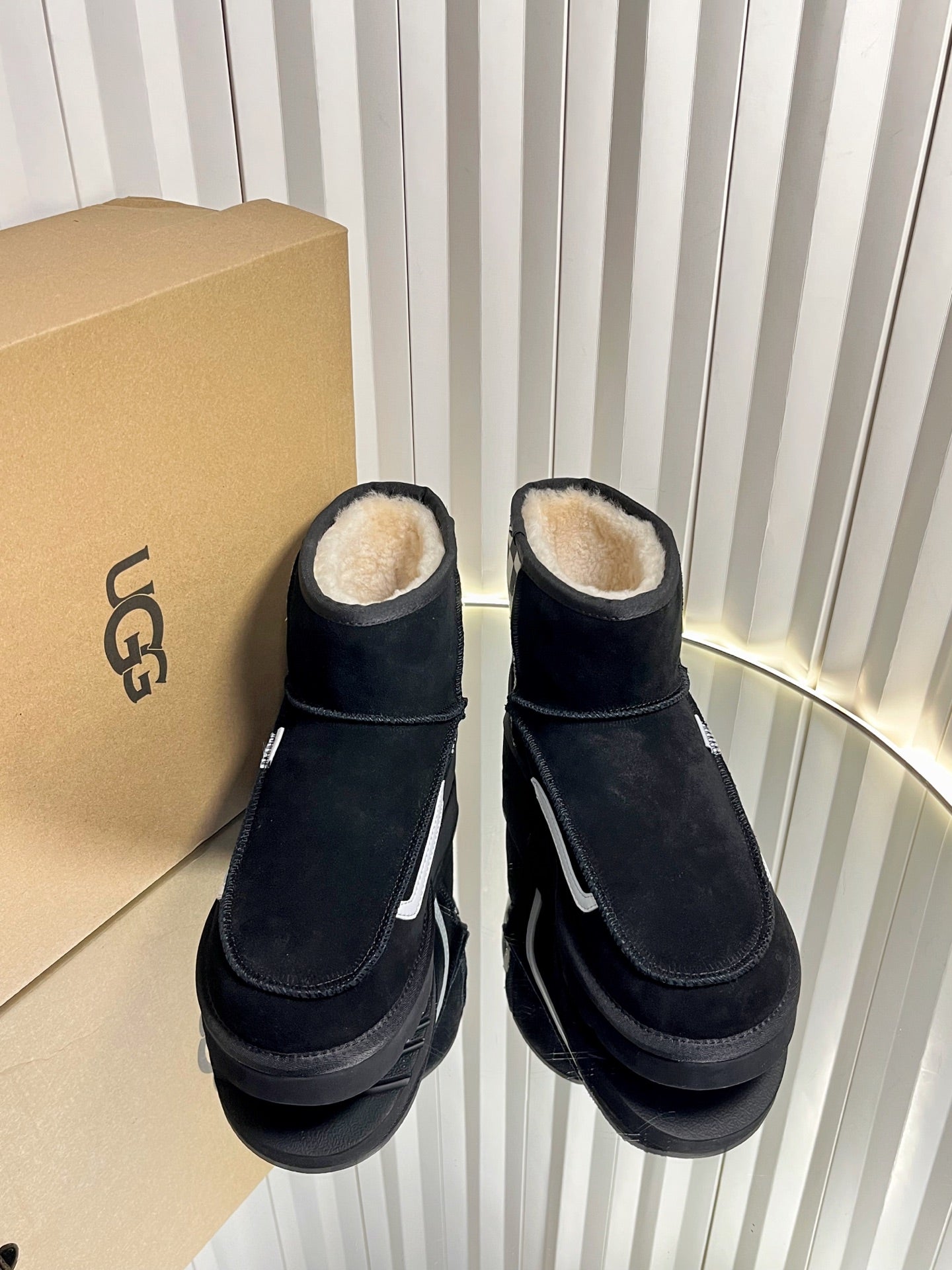 UGG x Vans Boots Black Suede 548551