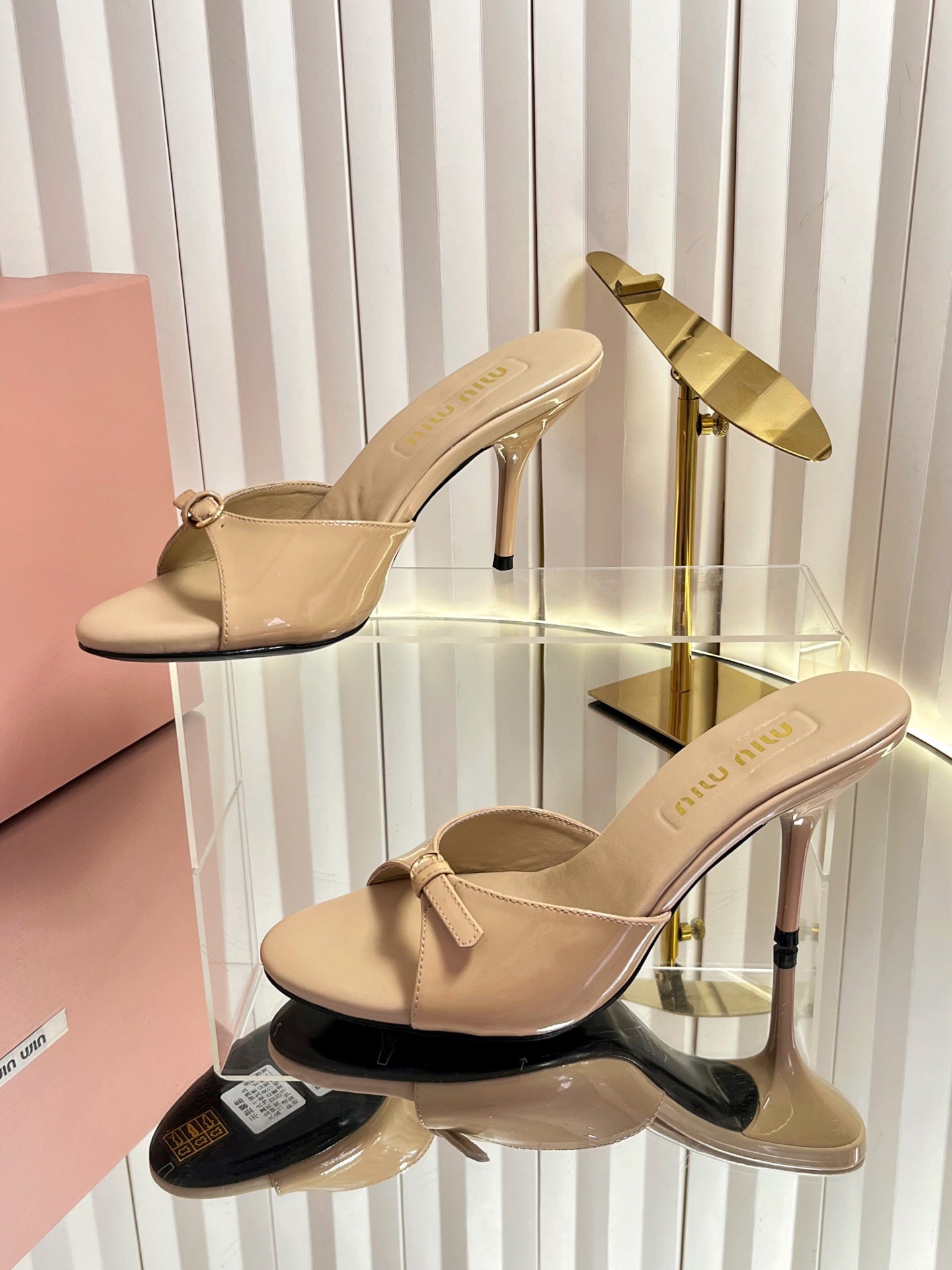 Miu Buckle Mules 75mm Beige Patent Leather 880202