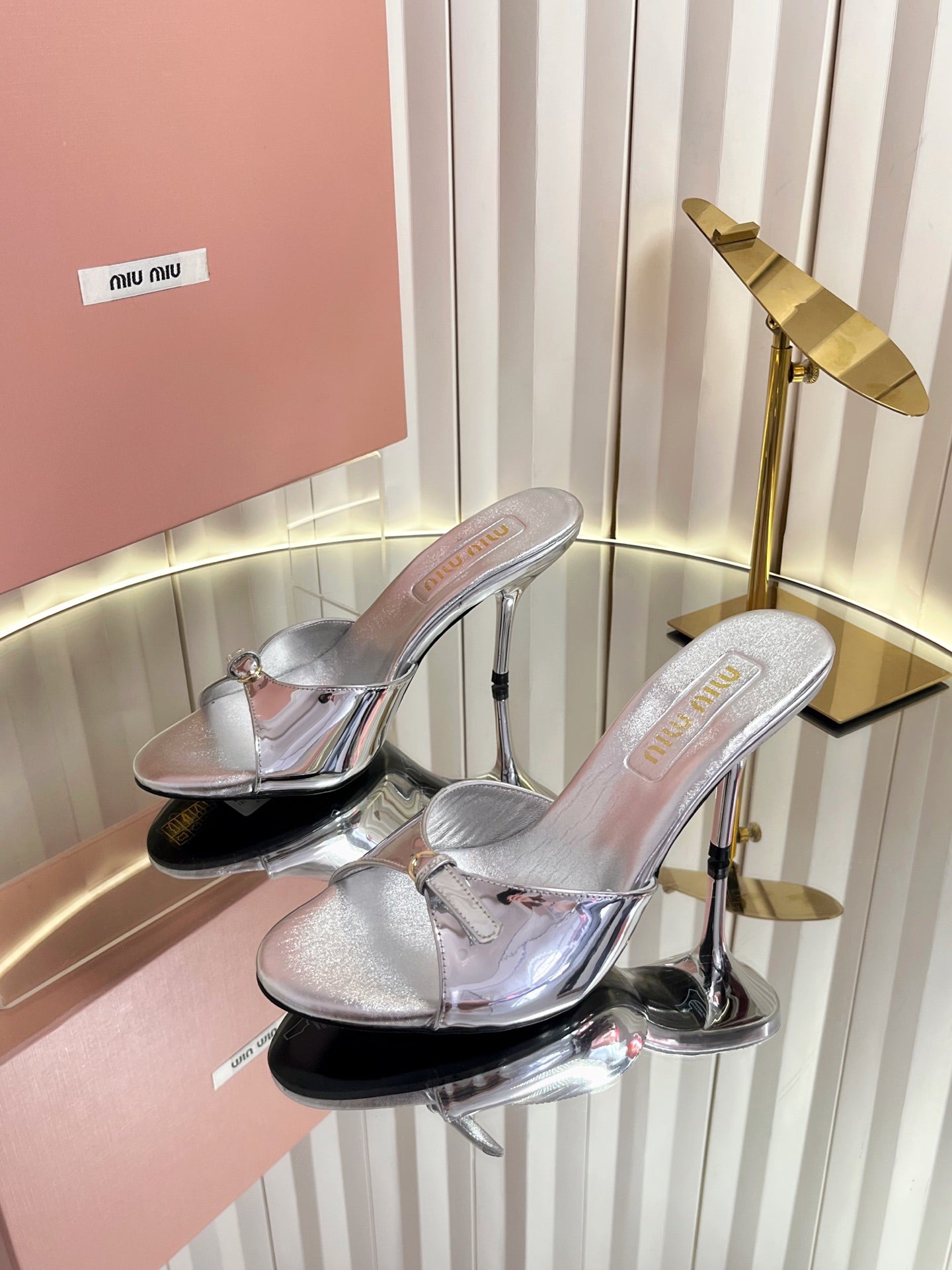 Miu Buckle Mules 75mm Sliver Patent Leather 880203