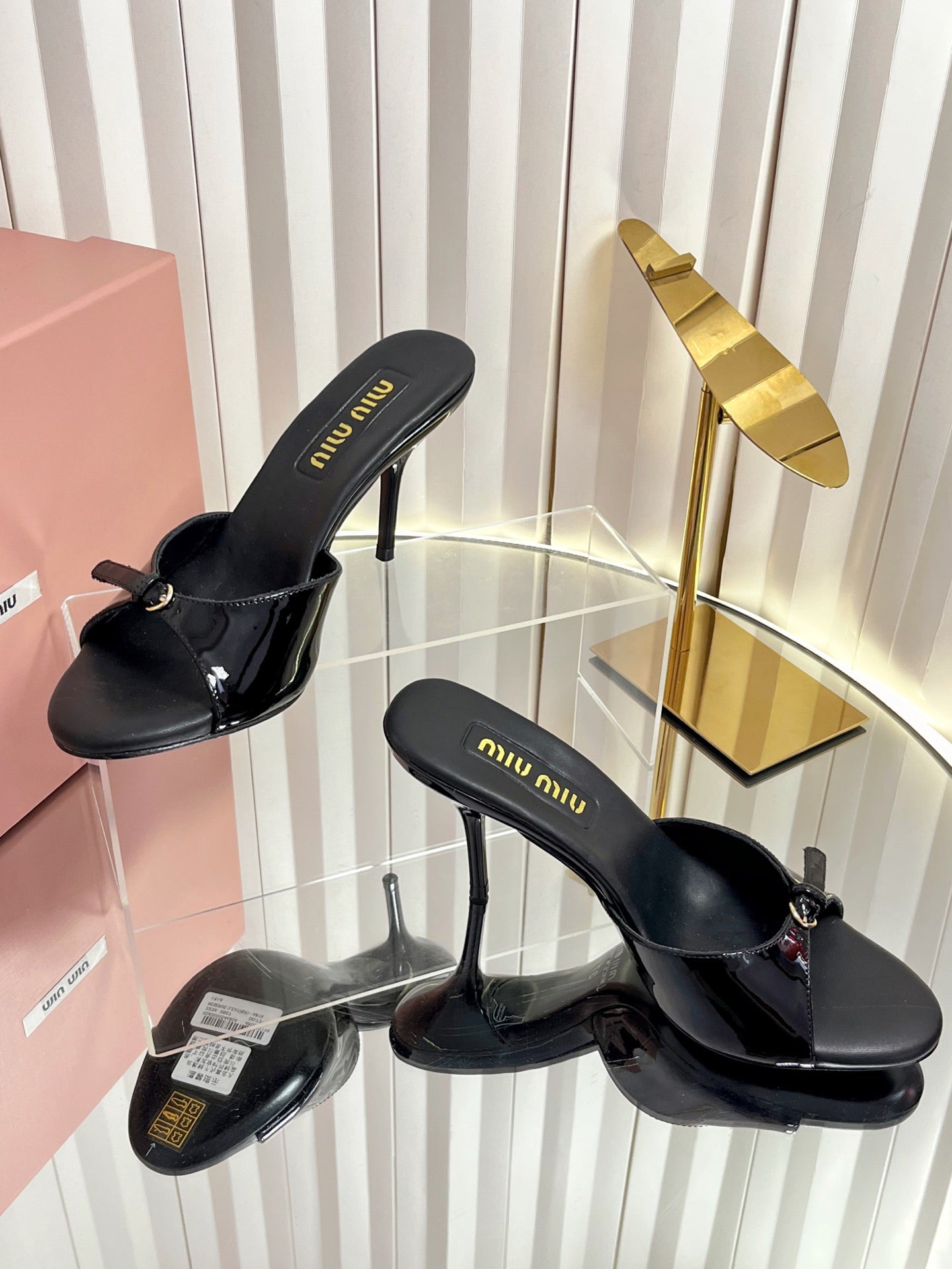 Miu Buckle Mules 8.5cm Black Patent Leather 880205