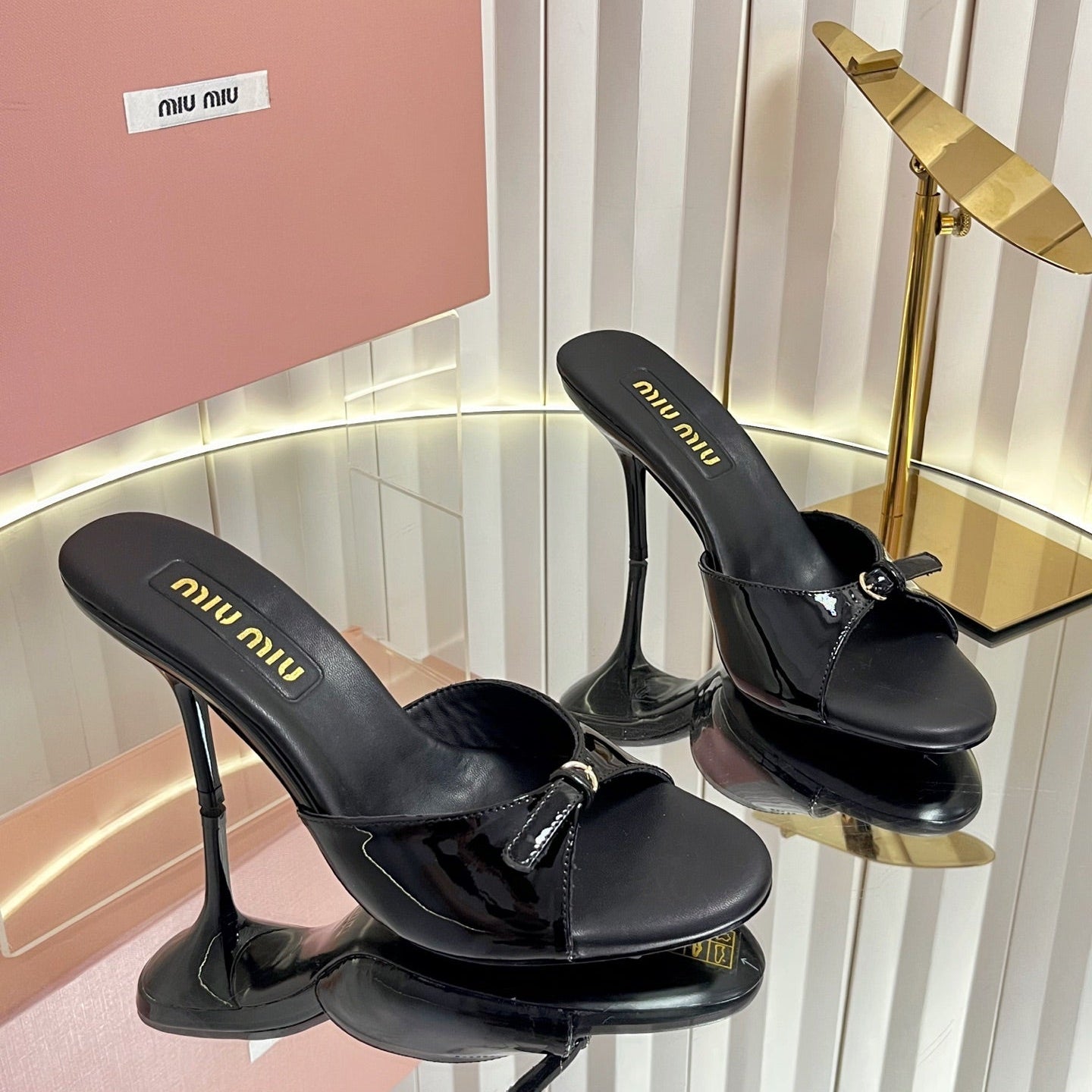 Miu Buckle Mules 8.5cm Black Patent Leather 880205