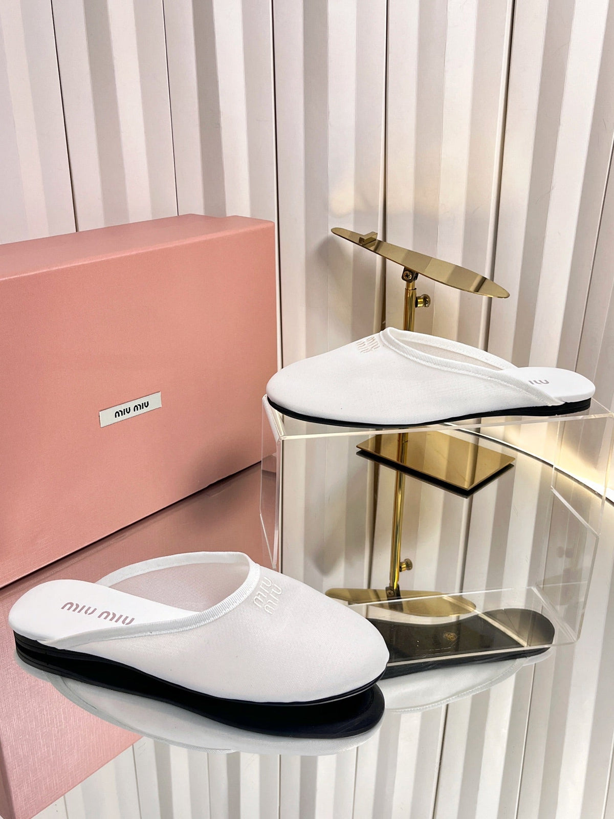 Miumiu 26s Flat Mules In White Fabric And Leather