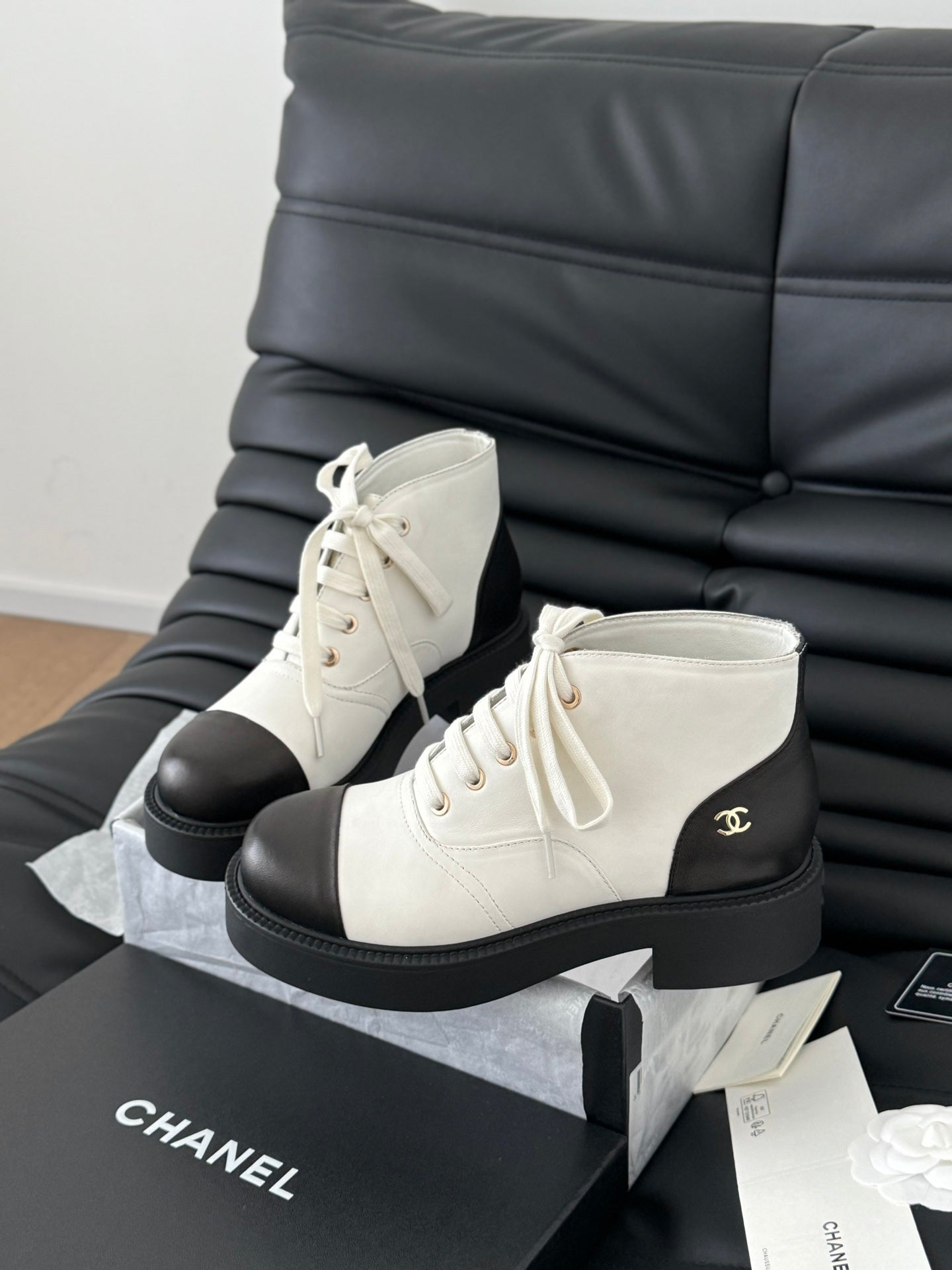 CC Ankle Boots White Mix Black Calfskin 937066
