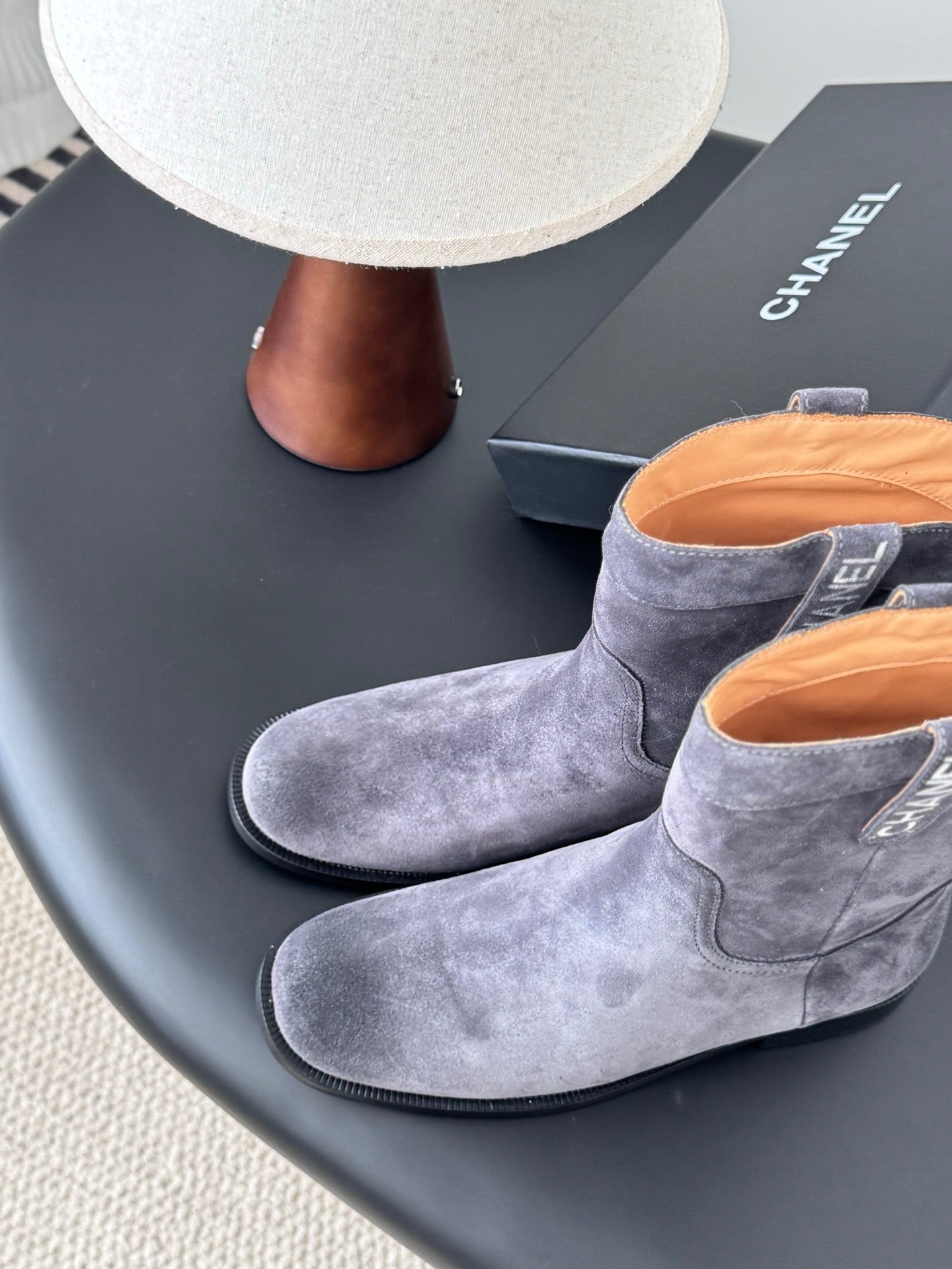CC 25A Métiers d'Art Ankle Boots Lavender Gray Suede 540760