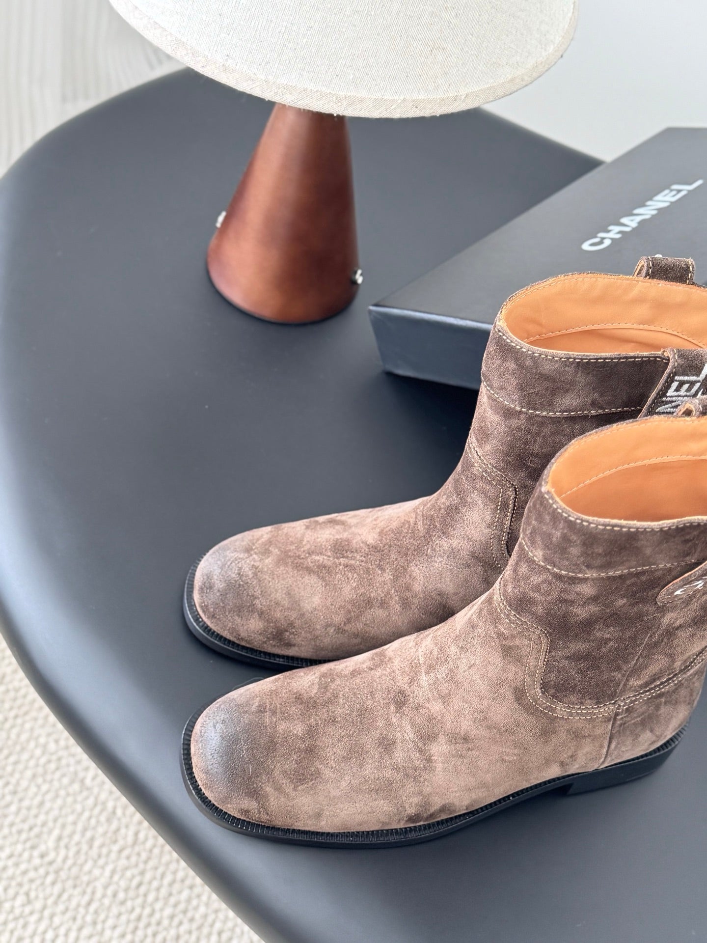 CC 25A Métiers d'Art Ankle Boots Coffee Suede 540761