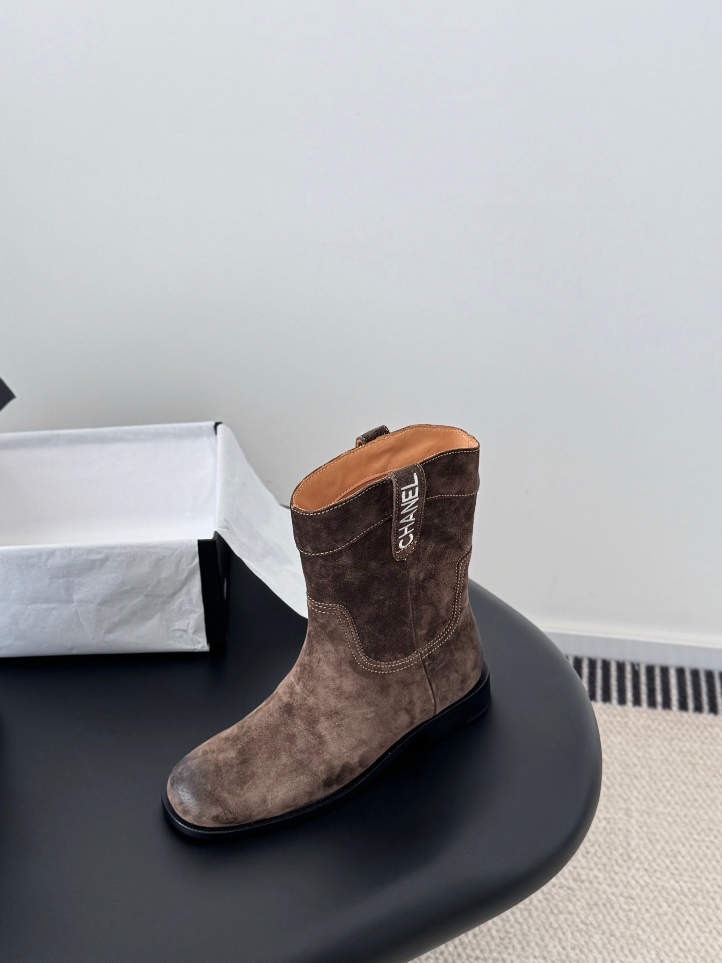 CC 25A Métiers d'Art Ankle Boots Coffee Suede 540761