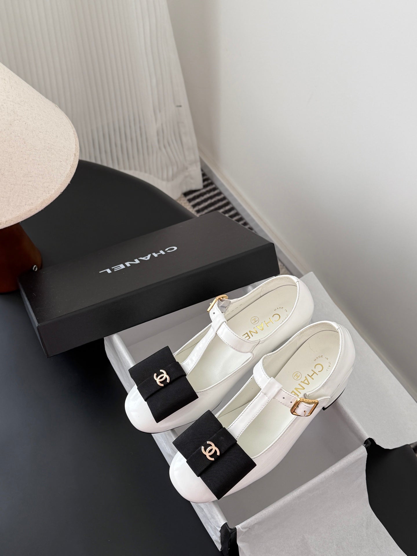 CC 25k Backpack Buckle Shoes White Patent Leather 540839