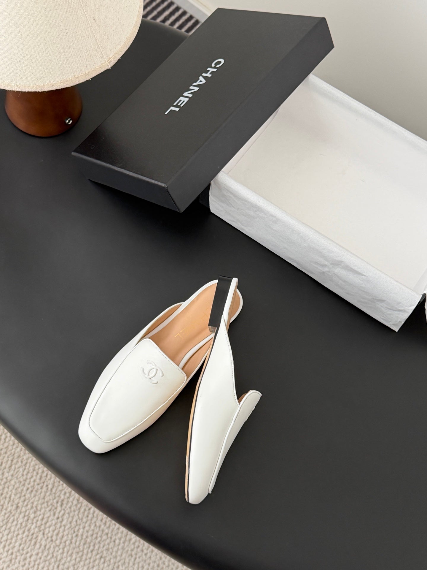 CC 26SS Loafers Mule White Lambskin 670817