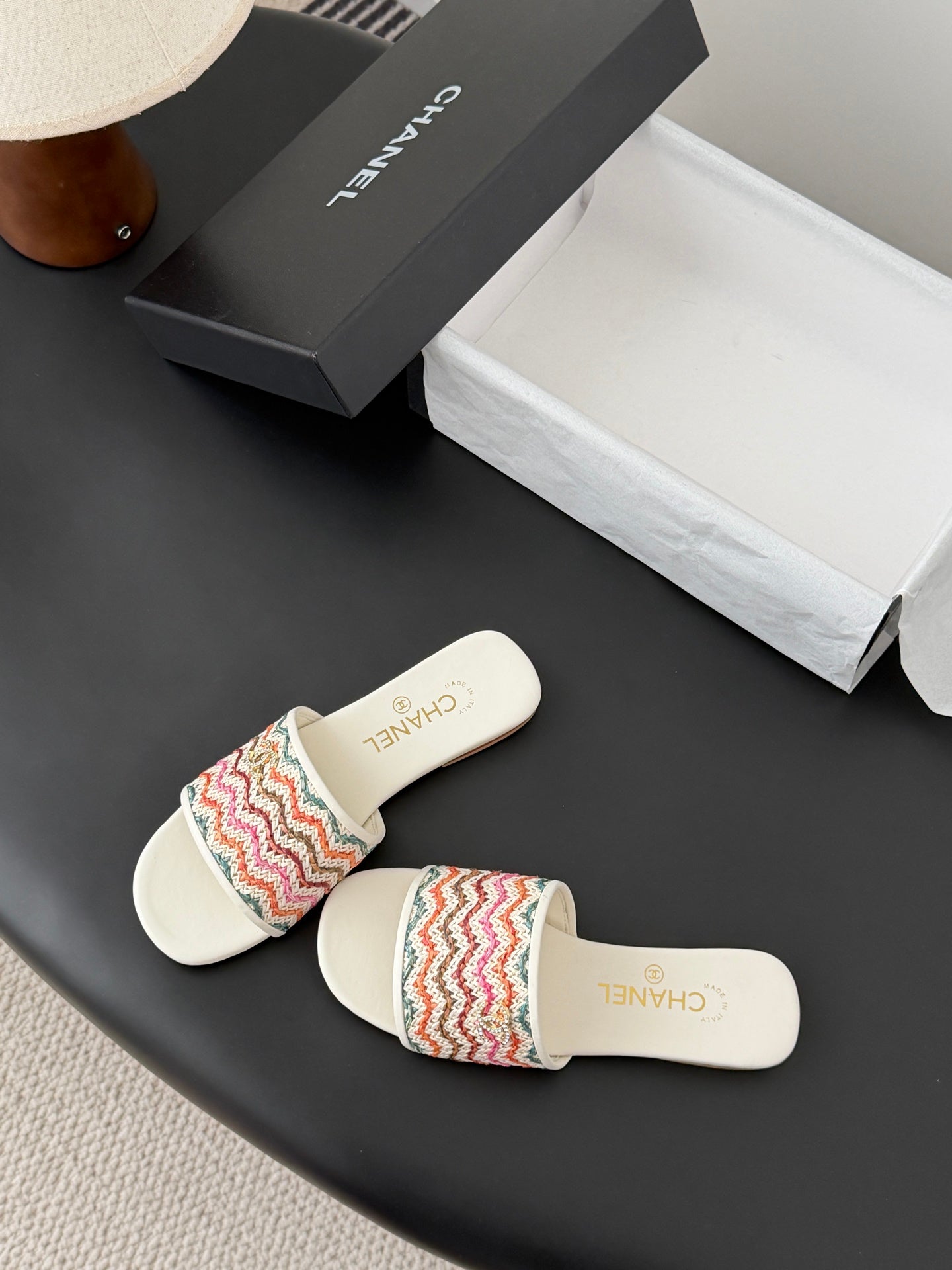 CC 26SS Slippers White Colorful Woven Lambskin 670820