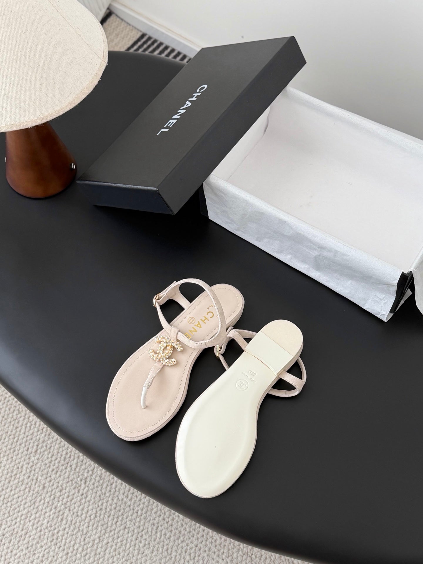 CC Strappy Sandals White Suede Sheepskin 670381