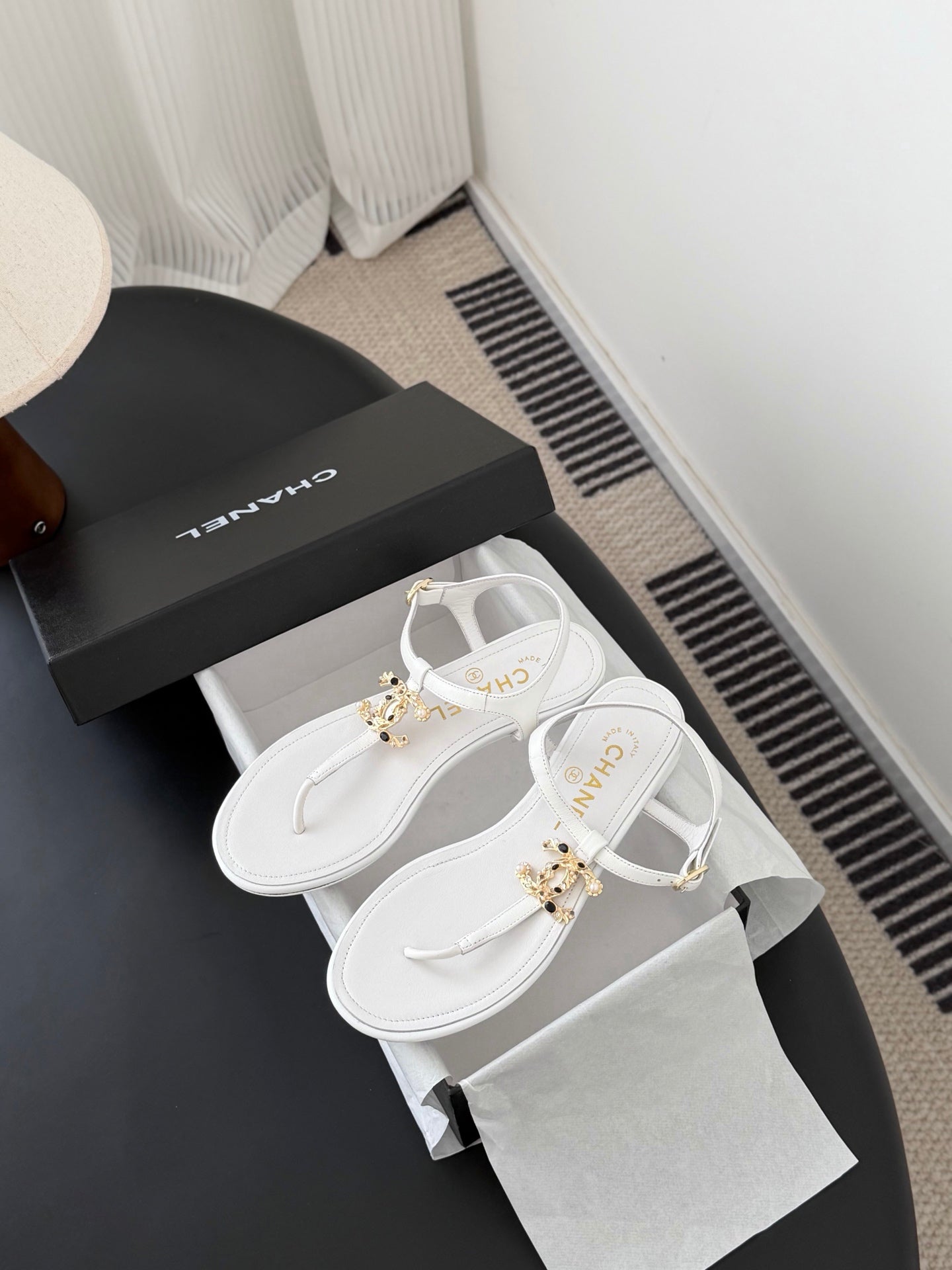 CC Strappy Sandals White Sheepskin 670389