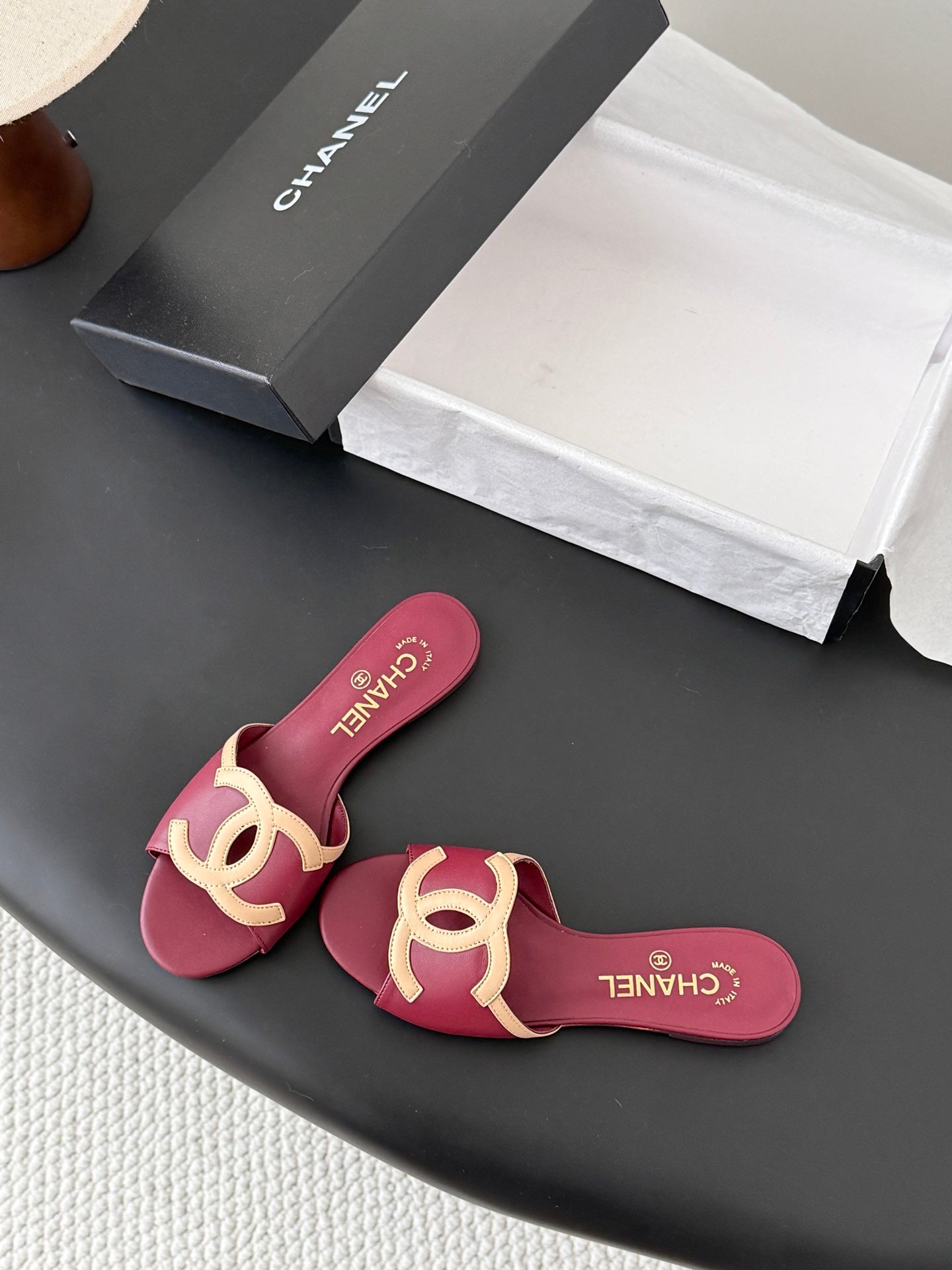 CC 2026 Flat Sandal Beige Burgundy Lambskin 675864