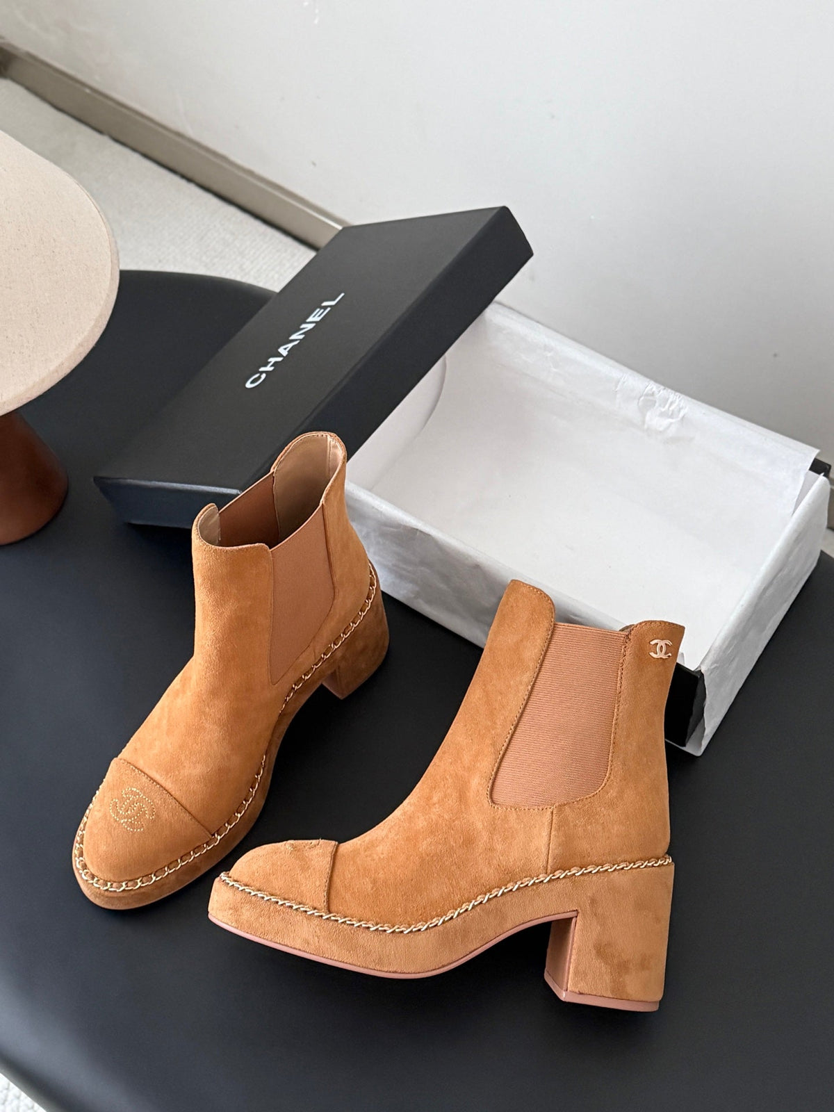 CC 26s Chelsea Ankle Boots Brown Suede 122416